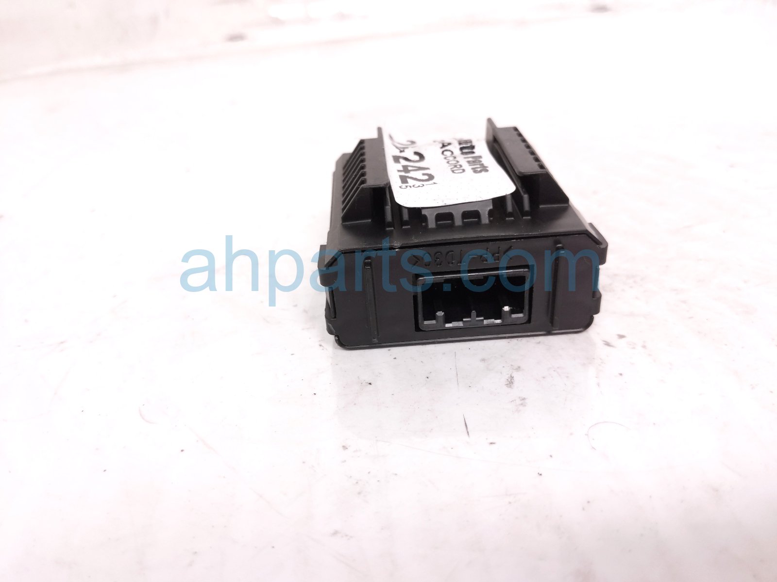 2018 Honda Accord Can Gateway Control Module Unit 38890 TVA A02 Replacement 2018 Honda Accord Can Gateway Control Module Unit 38890 TVA A02 Replacement thumbnail