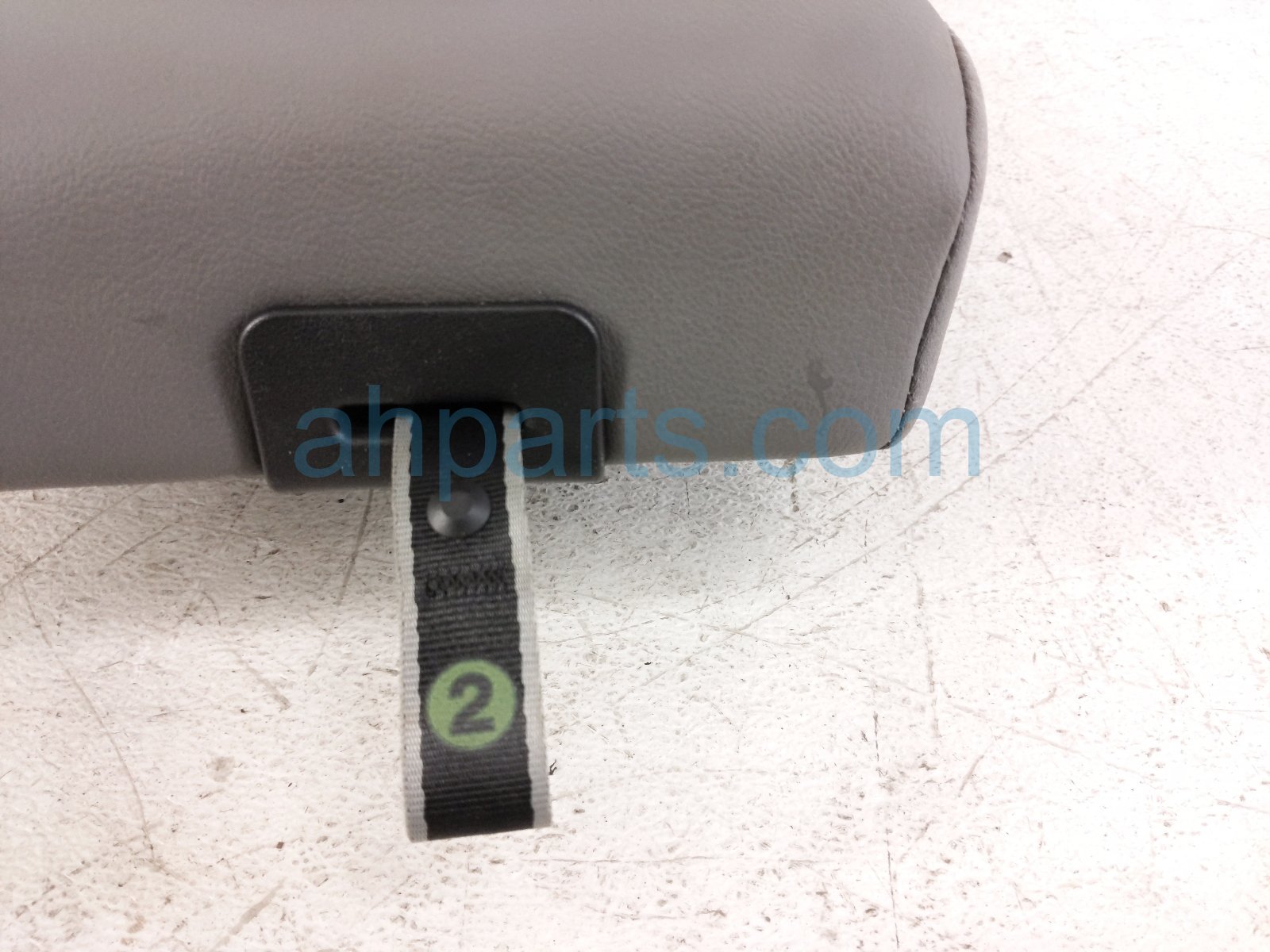 2022 Toyota Sienna Rear / Back (2nd Row) 2nd Row Ctr Seat Assy Grey Lthr 79013 08190 B1 Replacement 2022 Toyota Sienna Rear / Back (2nd Row) 2nd Row Ctr Seat Assy Grey Lthr 79013 08190 B1 Replacement thumbnail