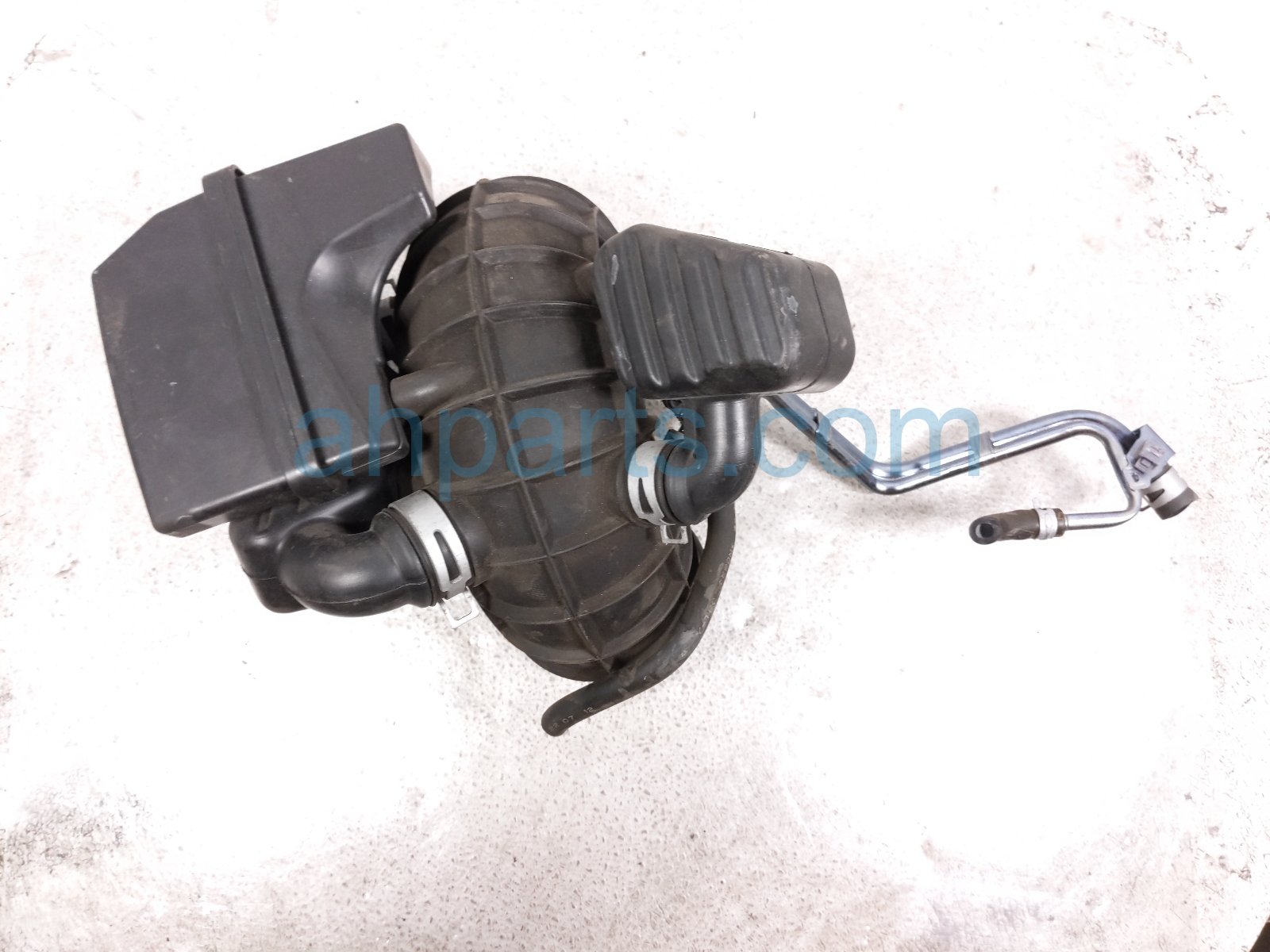 2023 Acura MDX Air Intake Hose W/resonator 3.5l 17223 61A A00 Replacement 2023 Acura MDX Air Intake Hose W/resonator 3.5l 17223 61A A00 Replacement thumbnail