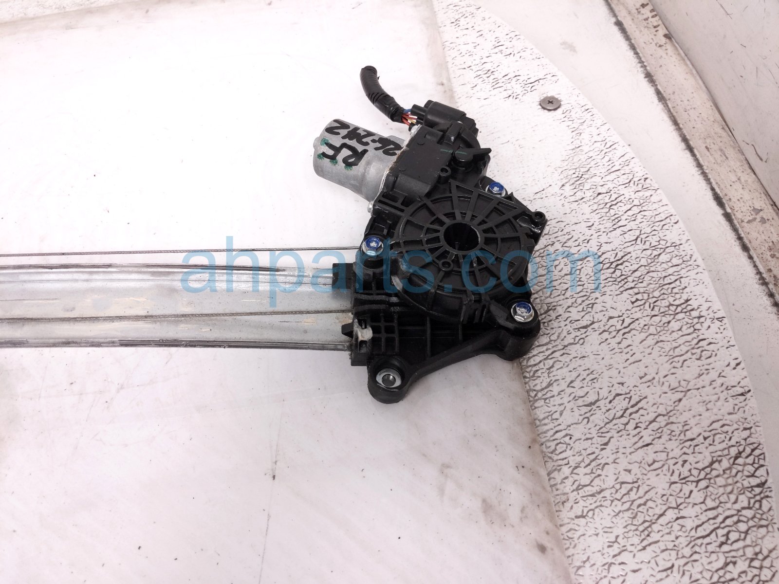 2018 Honda Accord Front Passenger Window Regulator & Motor 72210 TVA A01 Replacement 2018 Honda Accord Front Passenger Window Regulator & Motor 72210 TVA A01 Replacement thumbnail