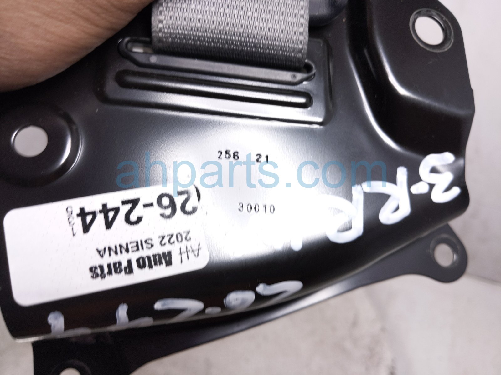 2022 Toyota Sienna Rear Seat 3rd Row Mid Belt Retractor Black 73510 08021 B0 Replacement 2022 Toyota Sienna Rear Seat 3rd Row Mid Belt Retractor Black 73510 08021 B0 Replacement thumbnail