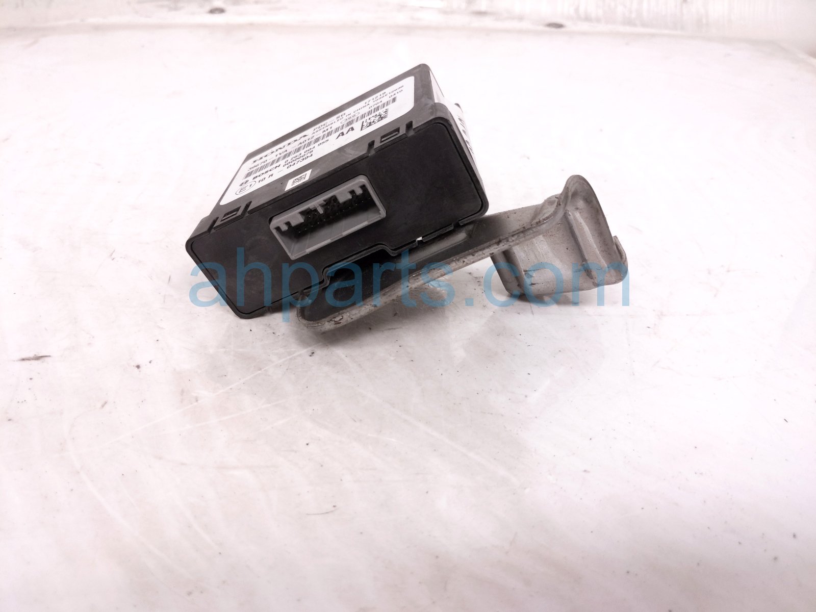 2018 Honda Accord Parking Assist Control Module Front Passenger 39670 TVA A01 Replacement 2018 Honda Accord Parking Assist Control Module Front Passenger 39670 TVA A01 Replacement thumbnail