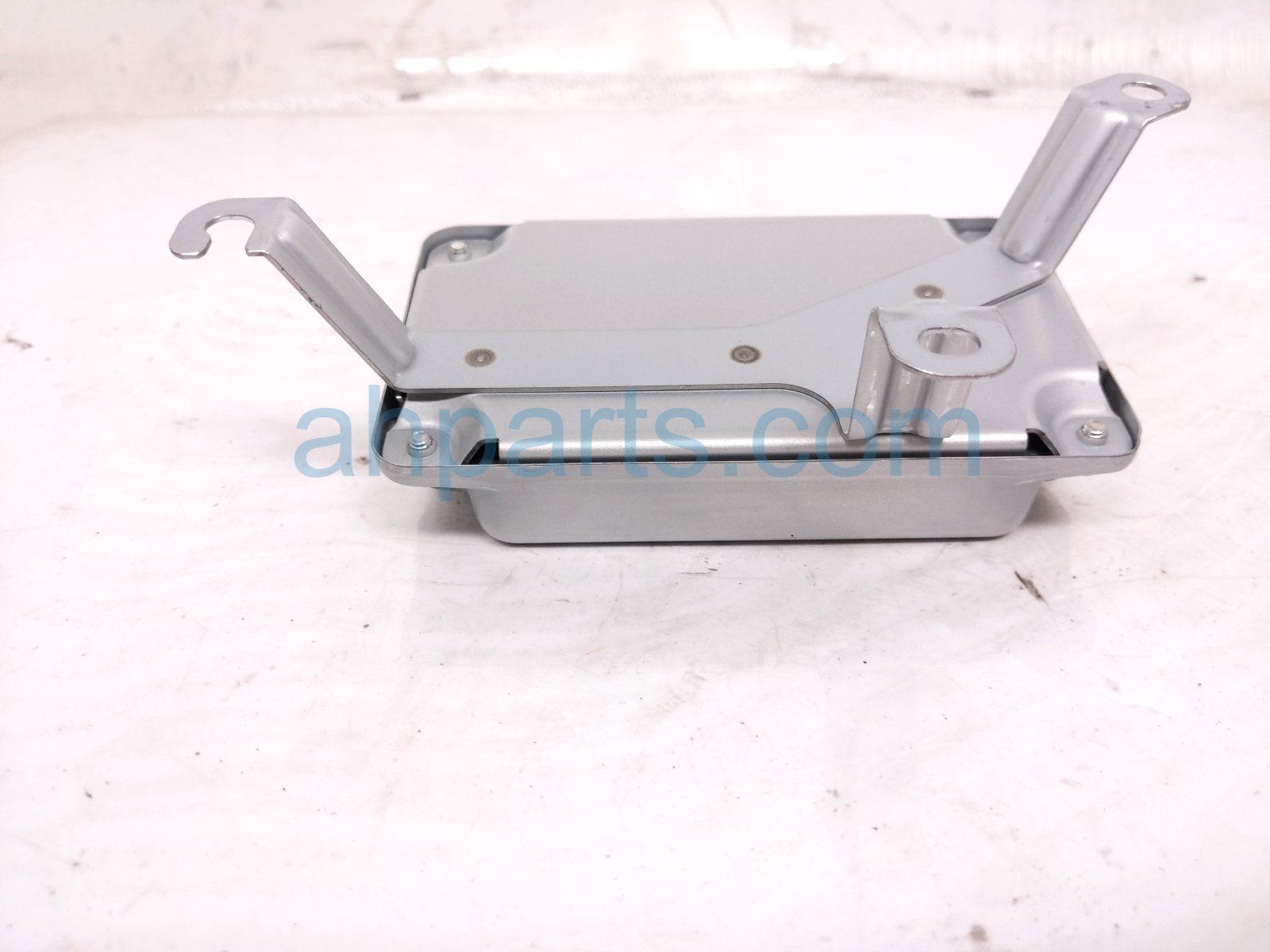 2018 Honda Accord Adaptive Damper System Control Unit 39380 TVA A00 Replacement 2018 Honda Accord Adaptive Damper System Control Unit 39380 TVA A00 Replacement thumbnail