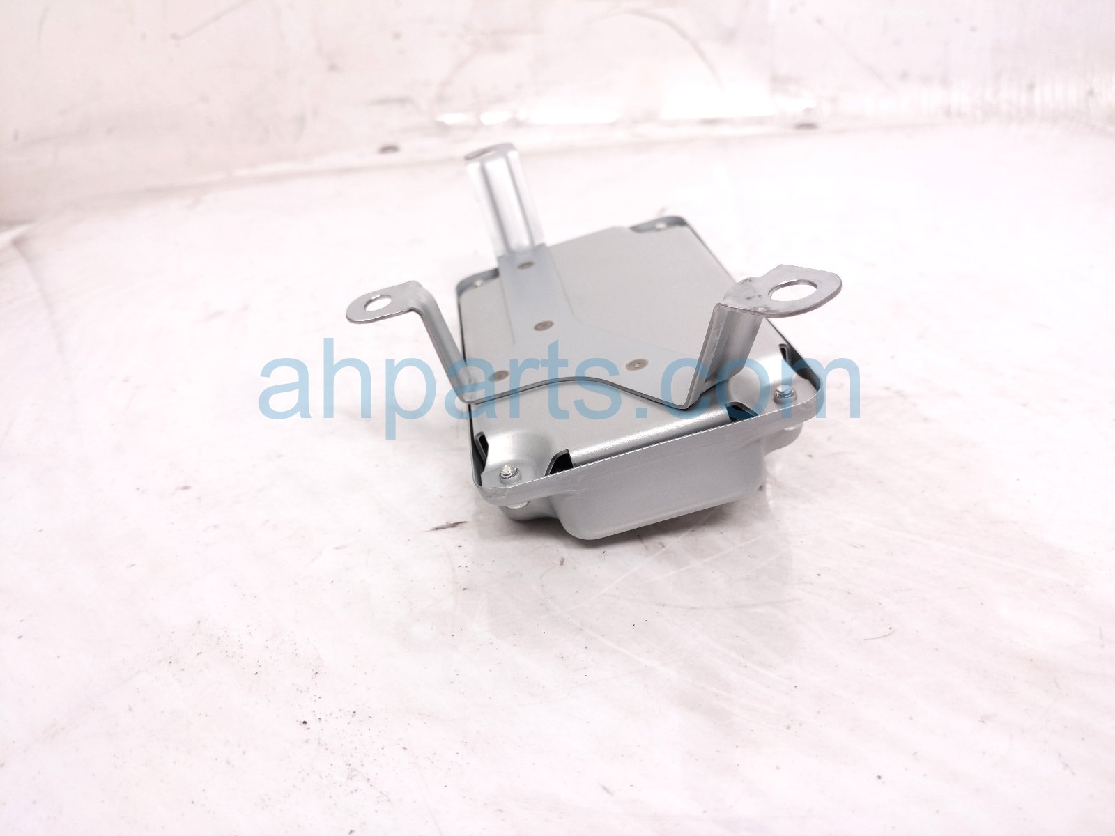2018 Honda Accord Adaptive Damper System Control Unit 39380 TVA A00 Replacement 2018 Honda Accord Adaptive Damper System Control Unit 39380 TVA A00 Replacement thumbnail