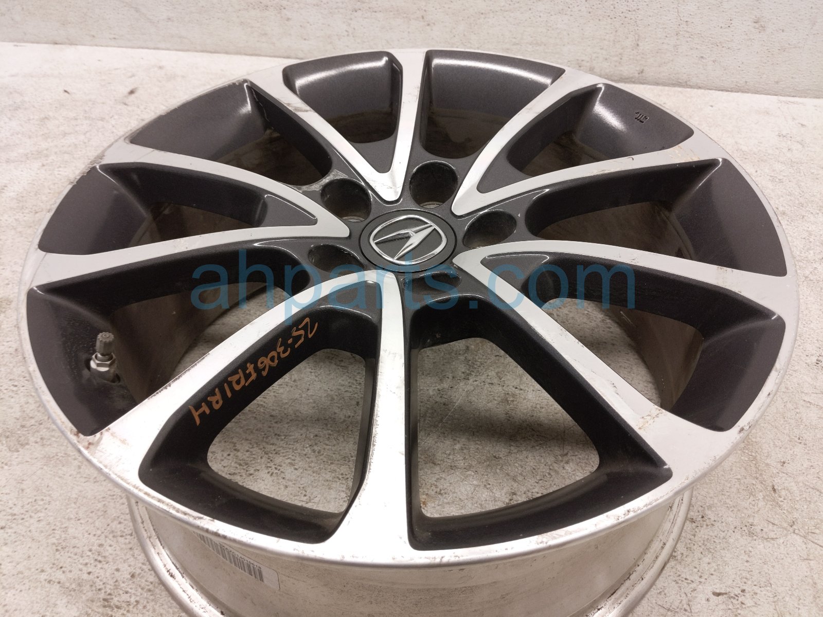 2015 Acura TLX Front Passenger Wheel / Rim 42700 TZ3 A31 Replacement 2015 Acura TLX Front Passenger Wheel / Rim 42700 TZ3 A31 Replacement thumbnail