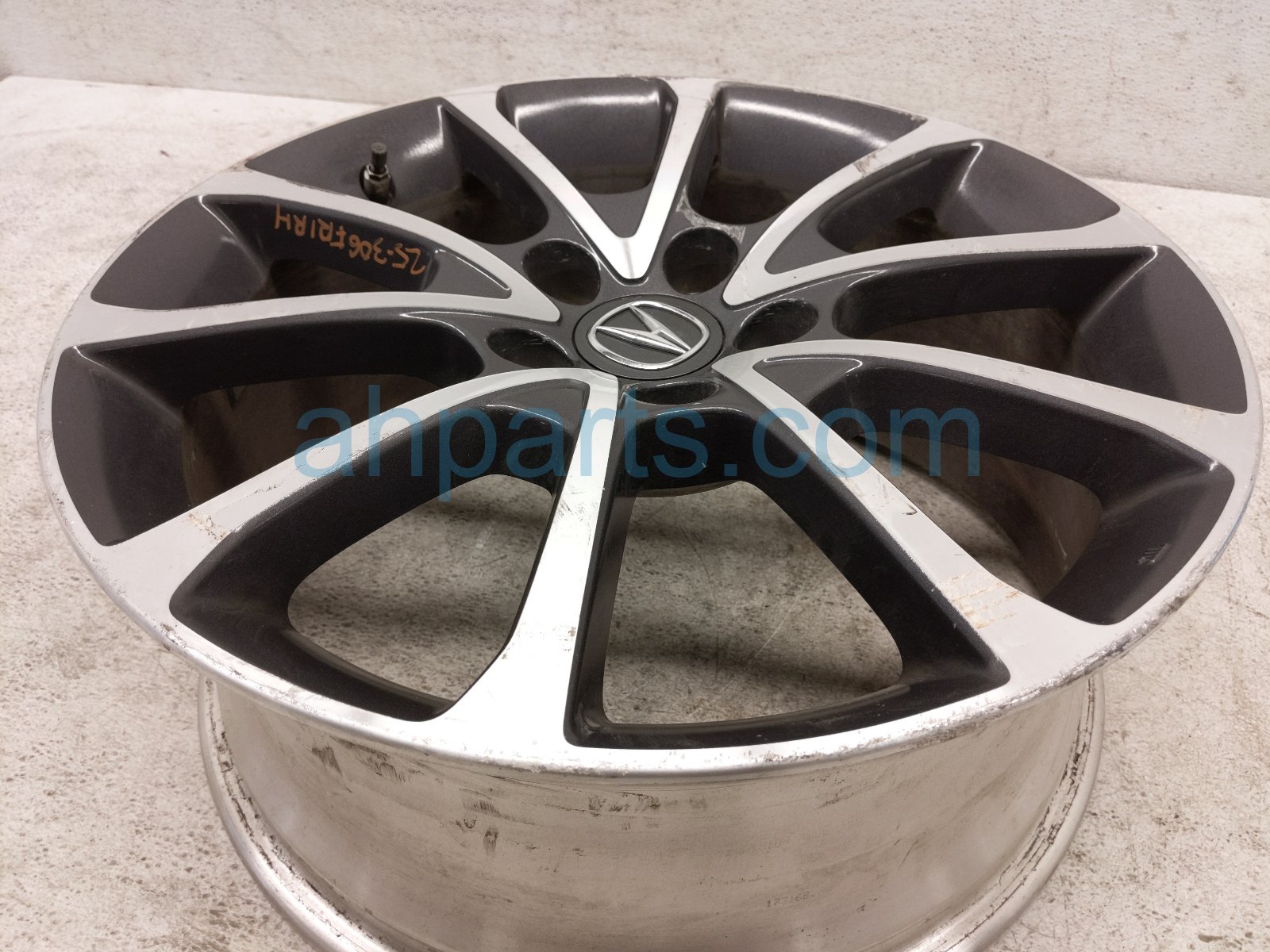 2015 Acura TLX Front Passenger Wheel / Rim 42700 TZ3 A31 Replacement 2015 Acura TLX Front Passenger Wheel / Rim 42700 TZ3 A31 Replacement thumbnail