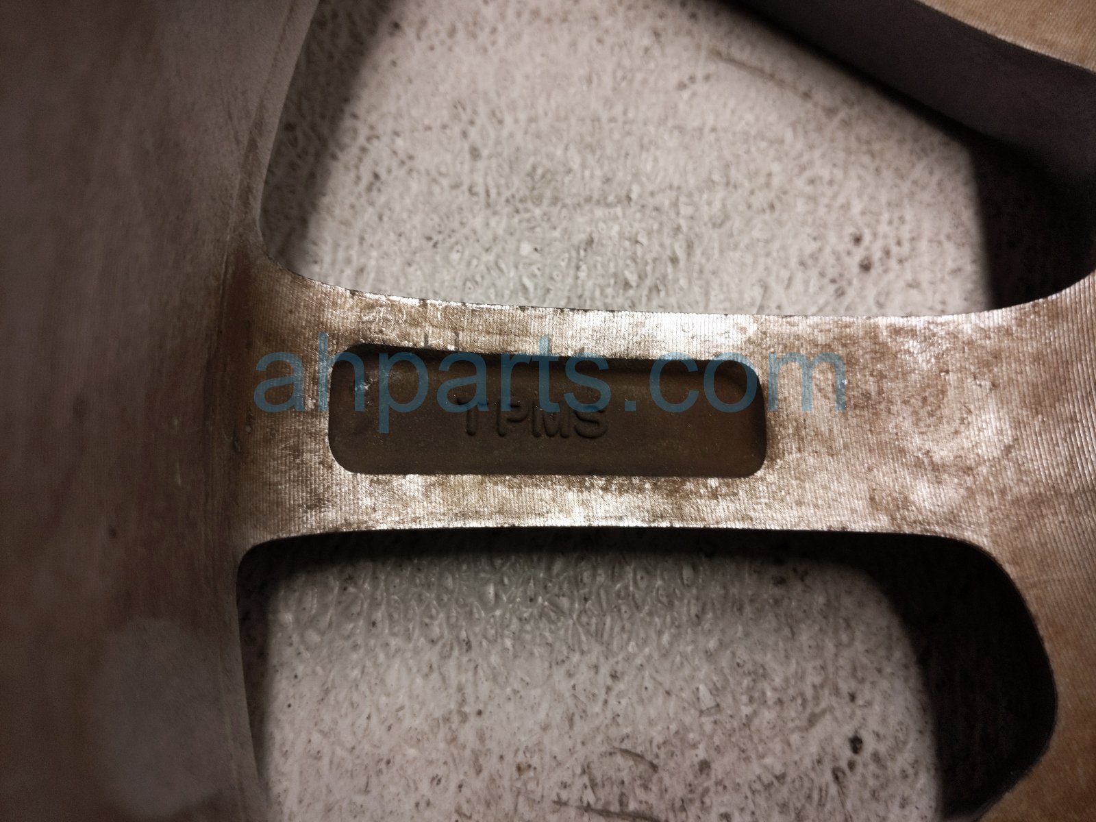 2015 Acura TLX Front Passenger Wheel / Rim 42700 TZ3 A31 Replacement 2015 Acura TLX Front Passenger Wheel / Rim 42700 TZ3 A31 Replacement thumbnail