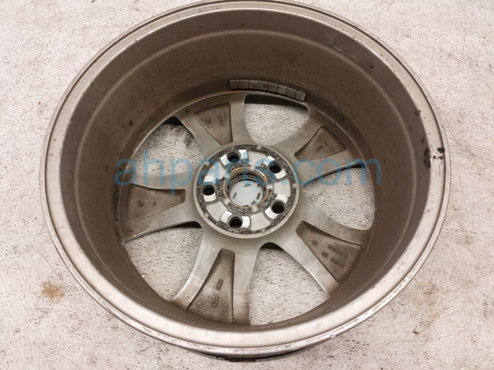 2019 Toyota Rav 4 Front Passenger Wheel / Rim 42611 0R240 Replacement 2019 Toyota Rav 4 Front Passenger Wheel / Rim 42611 0R240 Replacement thumbnail