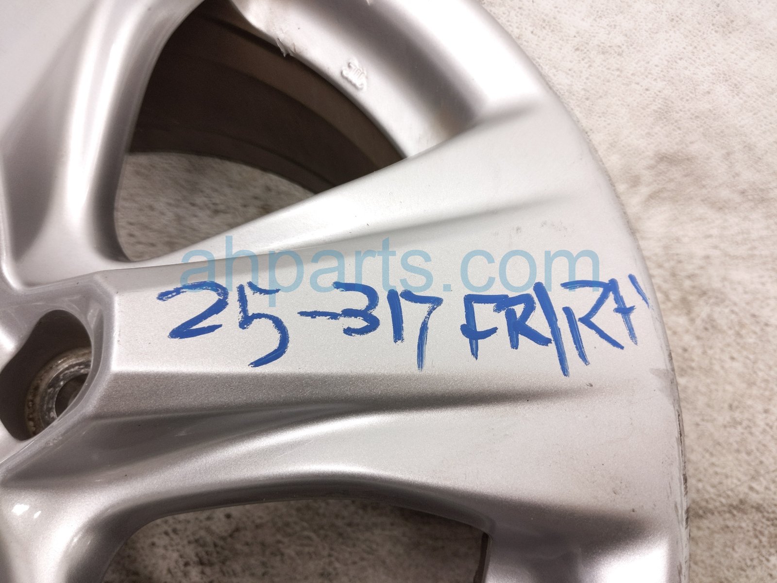 2019 Toyota Rav 4 Front Passenger Wheel / Rim 42611 0R240 Replacement 2019 Toyota Rav 4 Front Passenger Wheel / Rim 42611 0R240 Replacement thumbnail