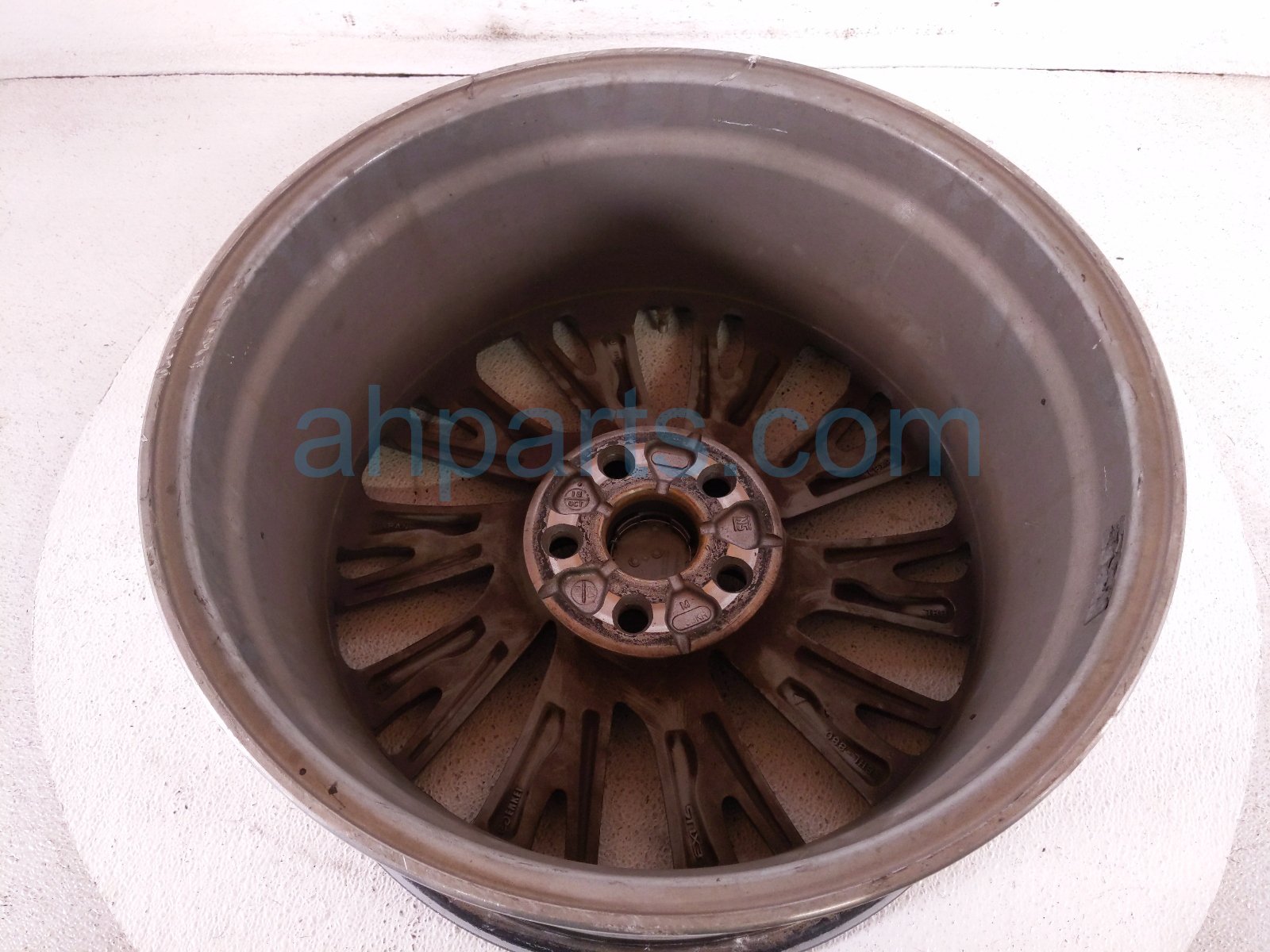 2019 Lexus Es300h Front Driver Wheel / Rim 42611 33E60 Replacement 2019 Lexus Es300h Front Driver Wheel / Rim 42611 33E60 Replacement thumbnail