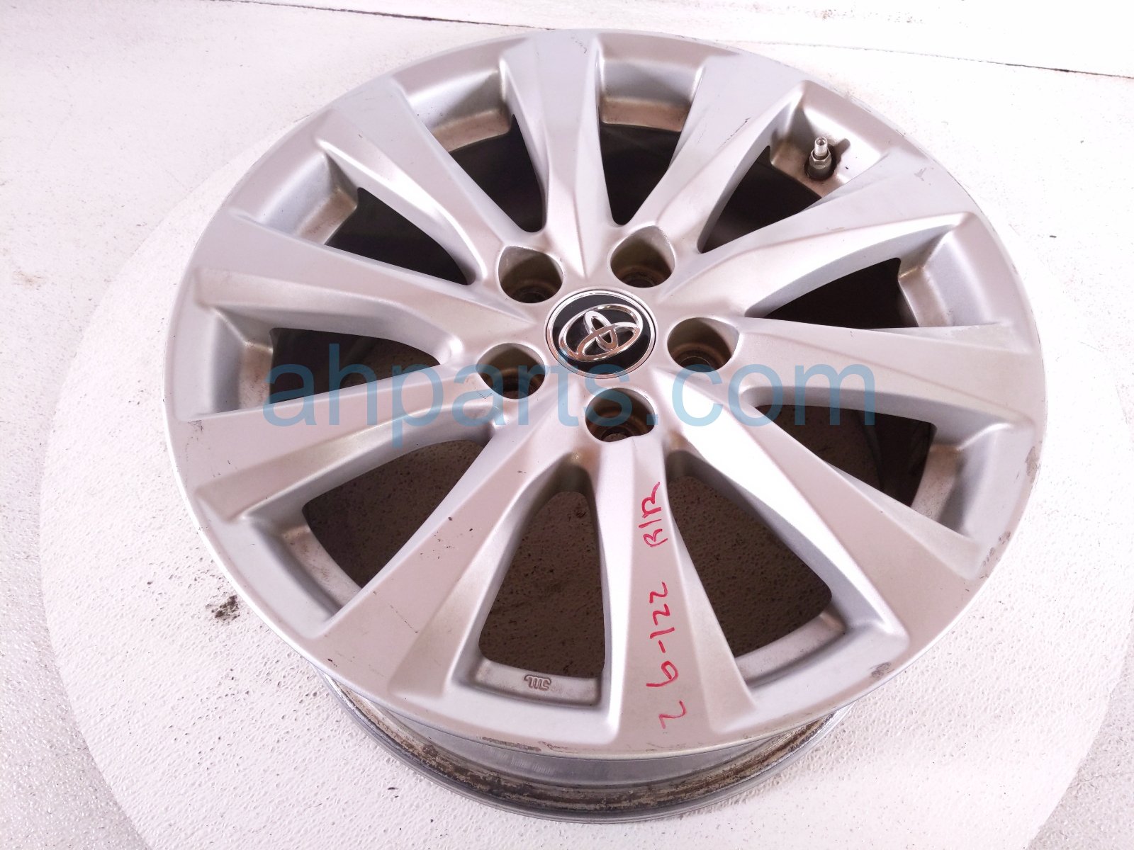 2018 Toyota Camry Rear Passenger Wheel / Rim 42611 33C60 Replacement 2018 Toyota Camry Rear Passenger Wheel / Rim 42611 33C60 Replacement thumbnail