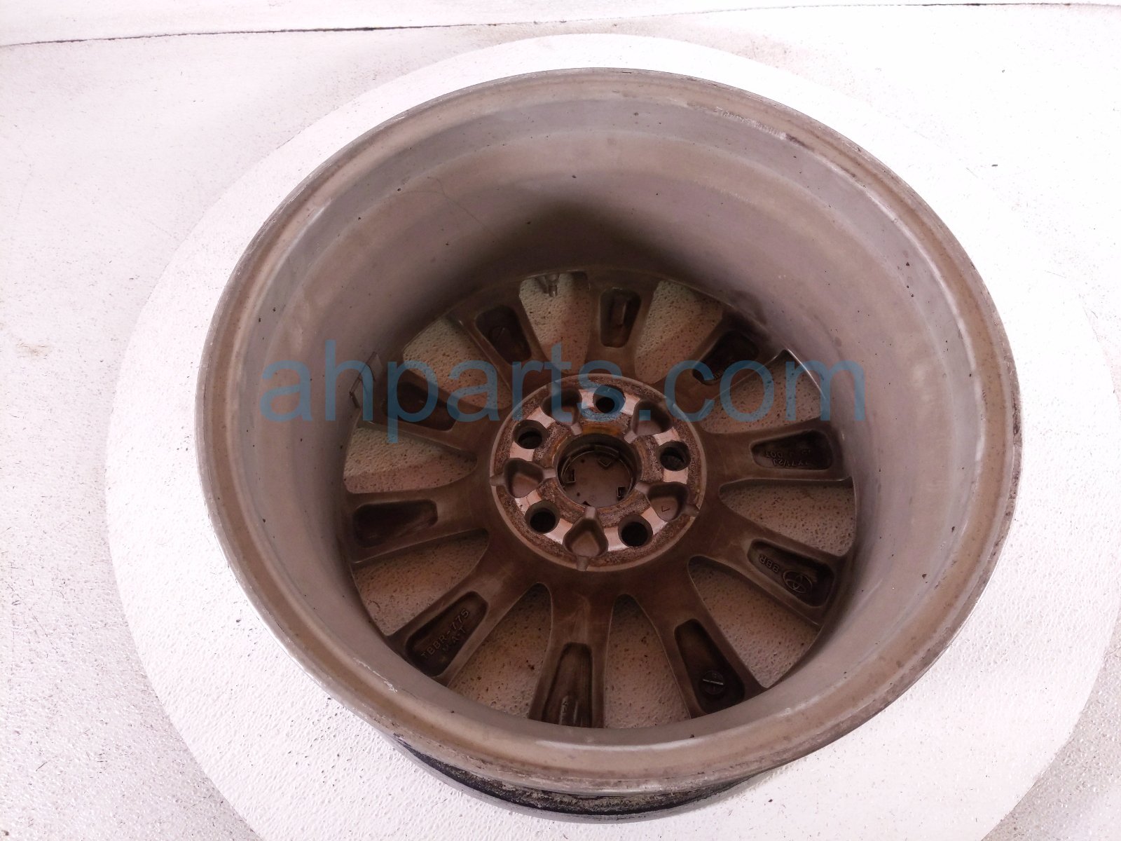 2018 Toyota Camry Rear Passenger Wheel / Rim 42611 33C60 Replacement 2018 Toyota Camry Rear Passenger Wheel / Rim 42611 33C60 Replacement thumbnail