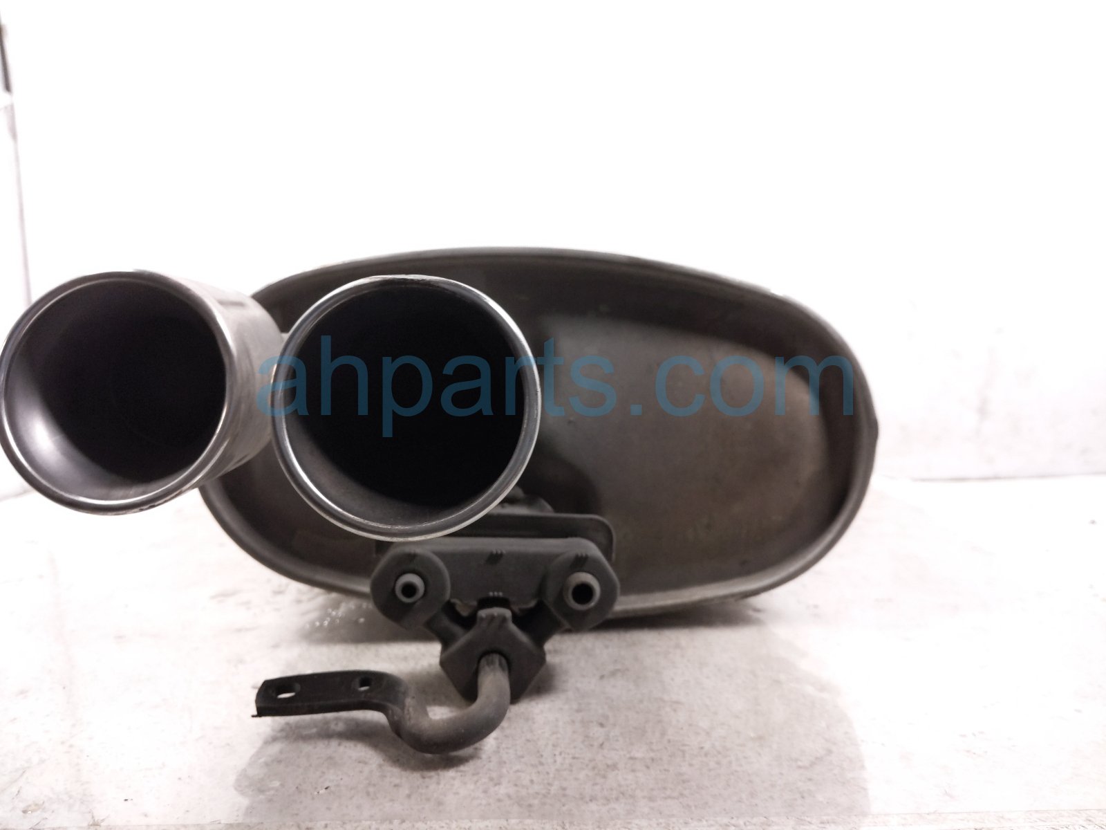 2020 Toyota Camry Passenger Exhaust Muffler Unit Se 2.5l 17430 F0111 Replacement 2020 Toyota Camry Passenger Exhaust Muffler Unit Se 2.5l 17430 F0111 Replacement thumbnail