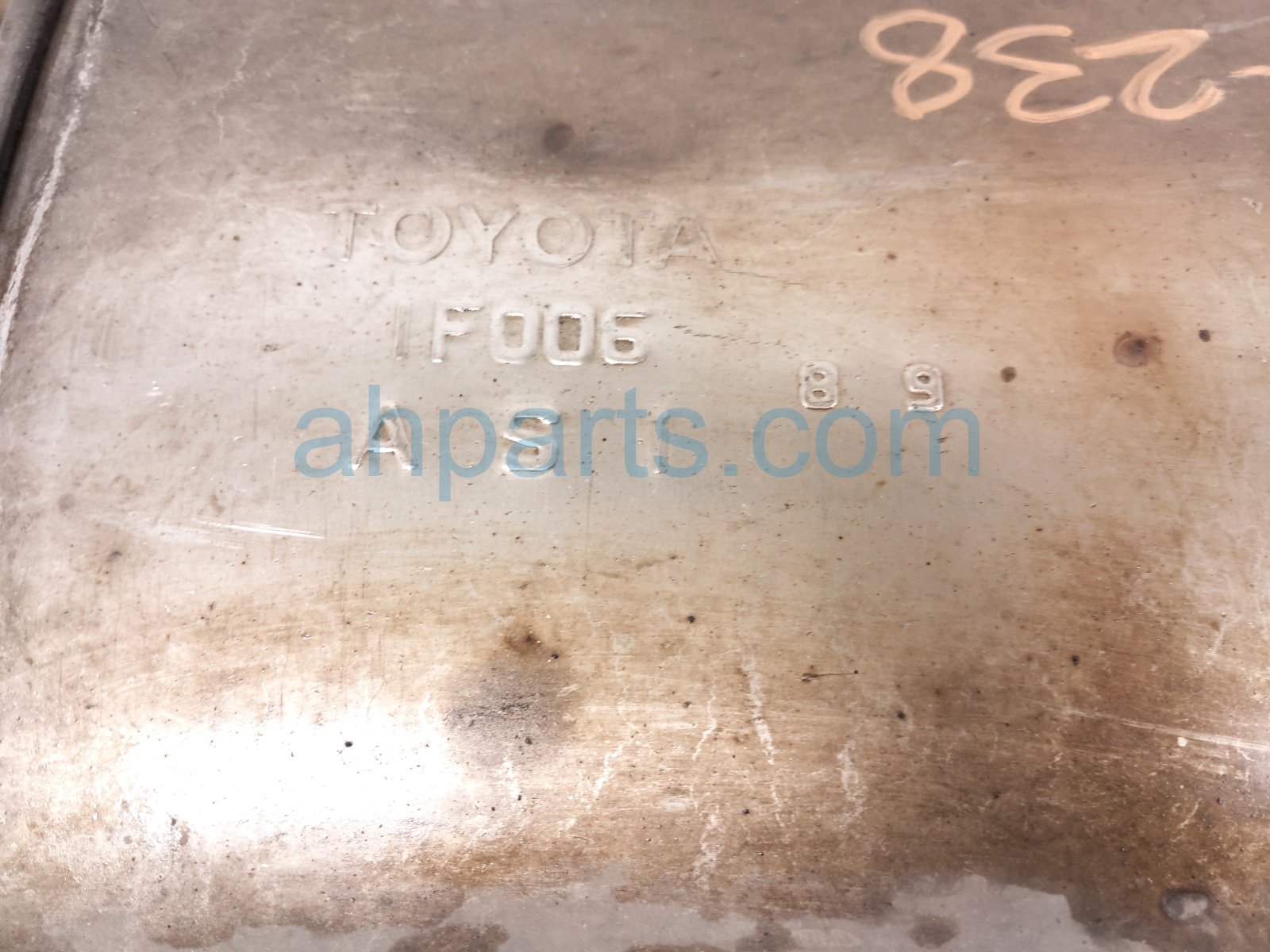 2020 Toyota Camry Passenger Exhaust Muffler Unit Se 2.5l 17430 F0111 Replacement 2020 Toyota Camry Passenger Exhaust Muffler Unit Se 2.5l 17430 F0111 Replacement thumbnail