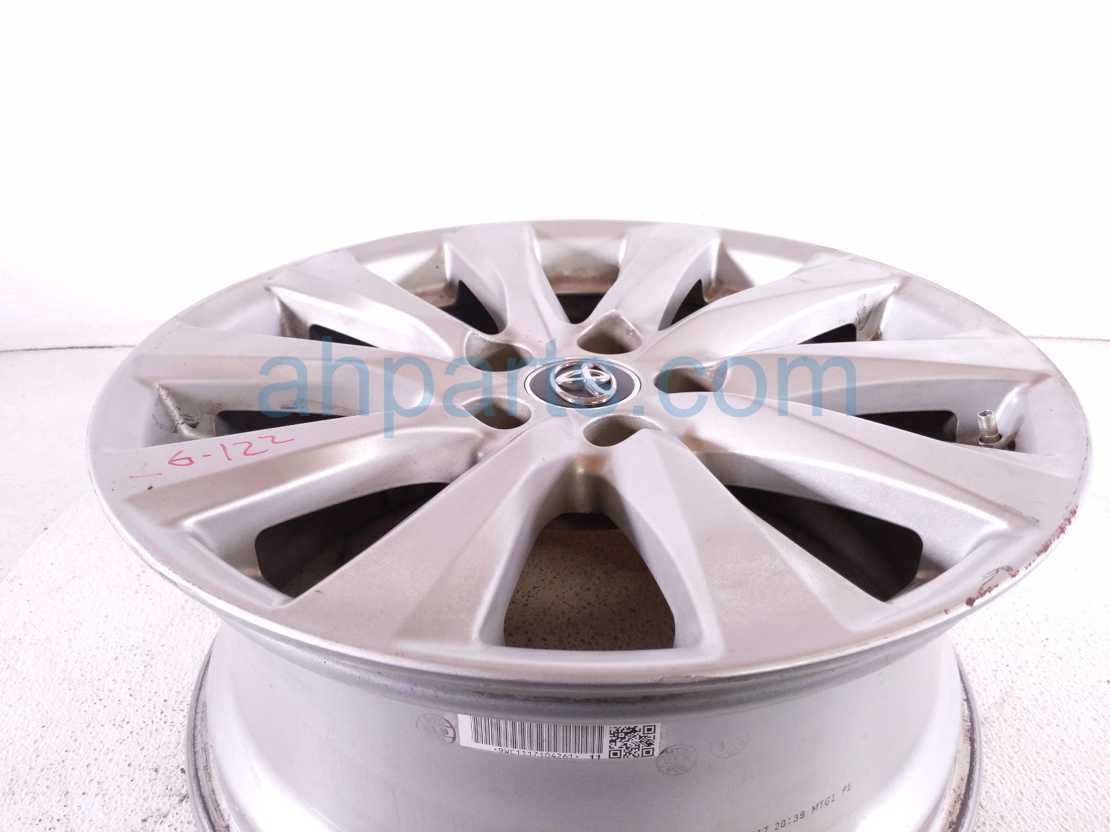 2018 Toyota Camry Front Driver Wheel / Rim 17x7.5j 42611 33C60 Replacement 2018 Toyota Camry Front Driver Wheel / Rim 17x7.5j 42611 33C60 Replacement thumbnail
