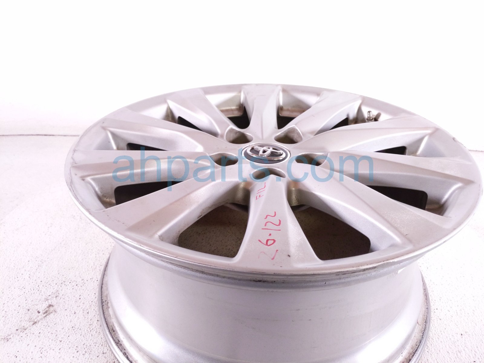 2018 Toyota Camry Front Driver Wheel / Rim 17x7.5j 42611 33C60 Replacement 2018 Toyota Camry Front Driver Wheel / Rim 17x7.5j 42611 33C60 Replacement thumbnail