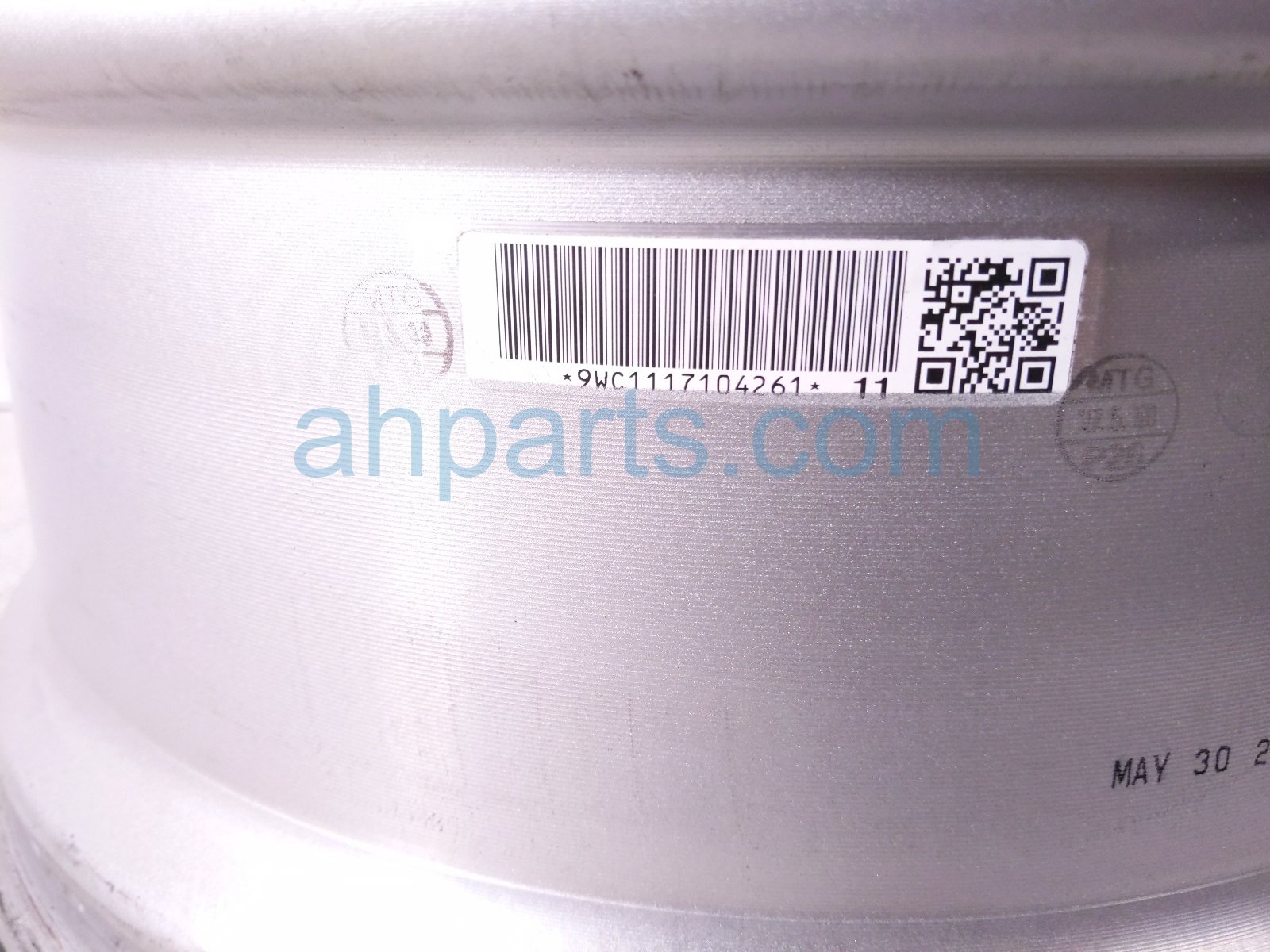 2018 Toyota Camry Front Driver Wheel / Rim 17x7.5j 42611 33C60 Replacement 2018 Toyota Camry Front Driver Wheel / Rim 17x7.5j 42611 33C60 Replacement thumbnail