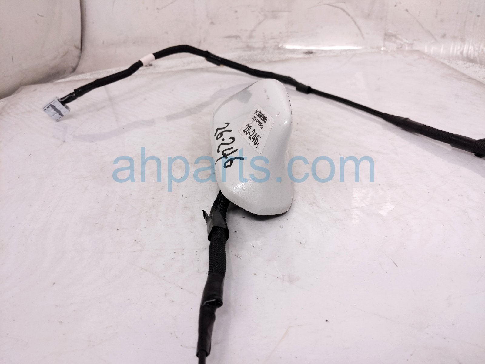 2019 Honda Accord Roof Antenna Assy White 39150 TVA A51ZC Replacement 2019 Honda Accord Roof Antenna Assy White 39150 TVA A51ZC Replacement thumbnail