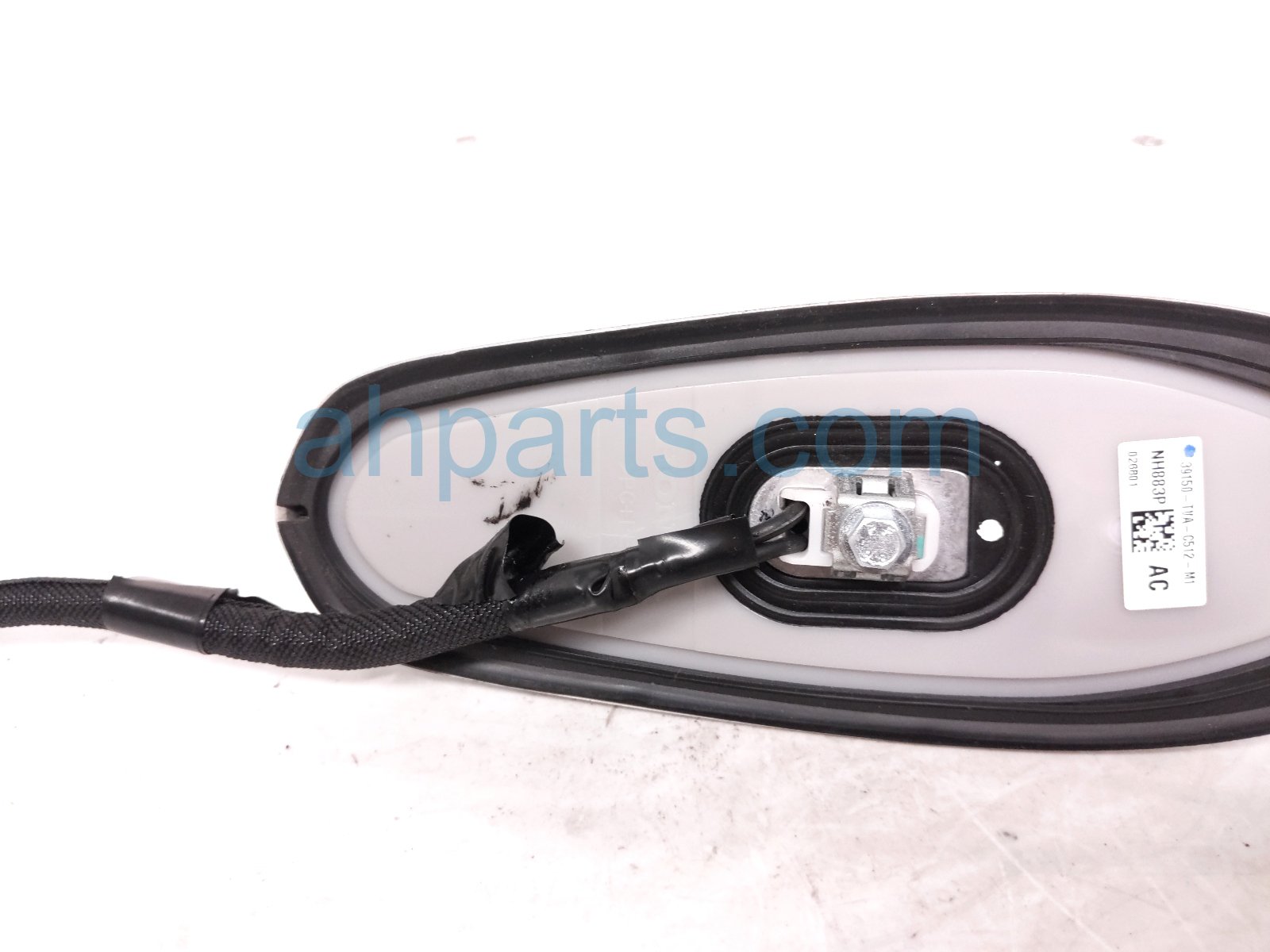 2019 Honda Accord Roof Antenna Assy White 39150 TVA A51ZC Replacement 2019 Honda Accord Roof Antenna Assy White 39150 TVA A51ZC Replacement thumbnail