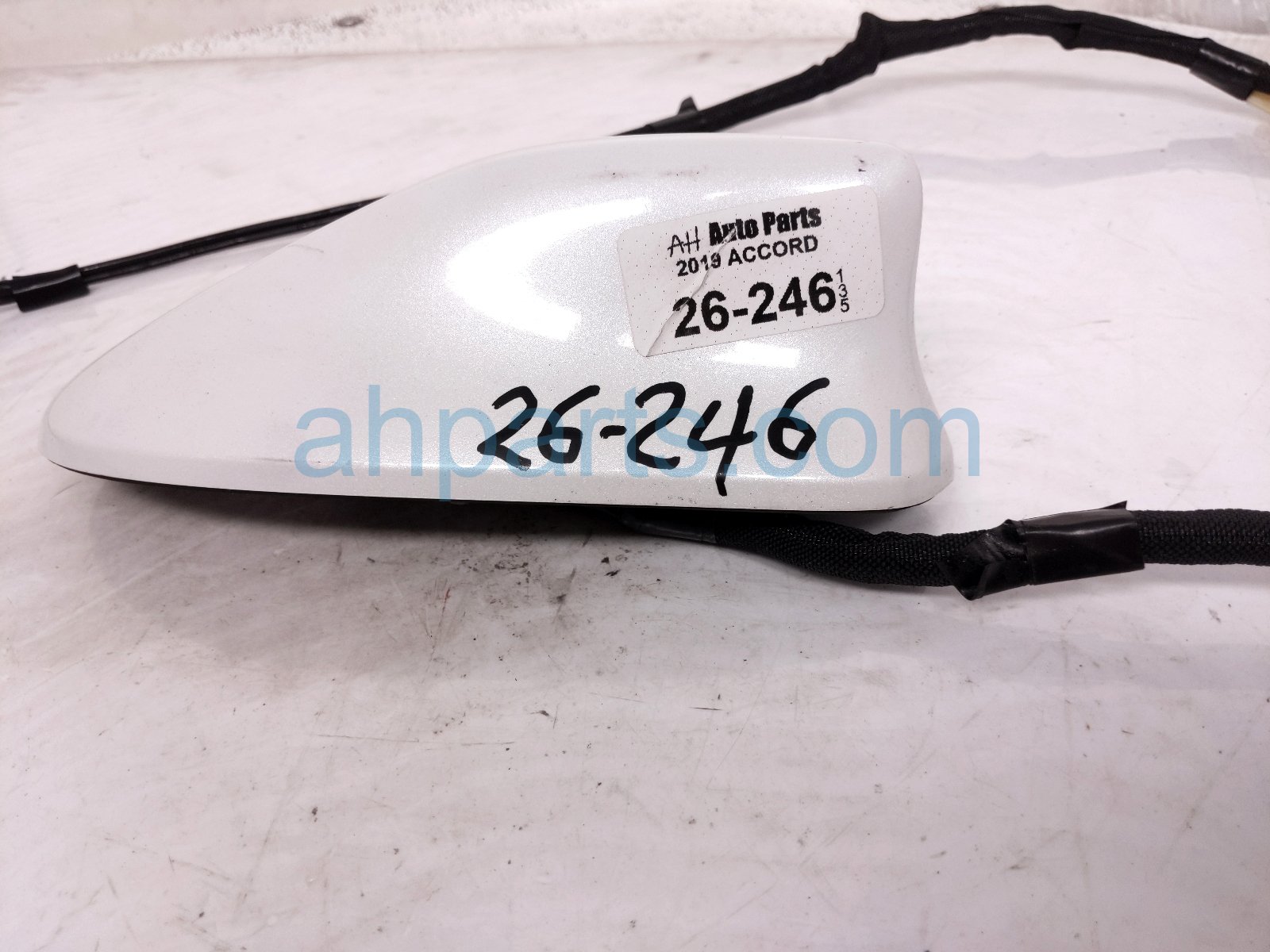 2019 Honda Accord Roof Antenna Assy White 39150 TVA A51ZC Replacement 2019 Honda Accord Roof Antenna Assy White 39150 TVA A51ZC Replacement thumbnail