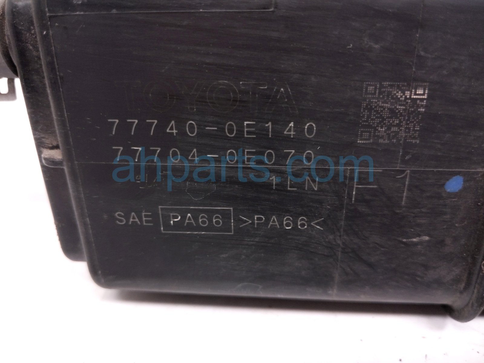 2022 Toyota Sienna Fuel Vapor Charcoal Canister 2.5l 77740 0E140 Replacement 2022 Toyota Sienna Fuel Vapor Charcoal Canister 2.5l 77740 0E140 Replacement thumbnail