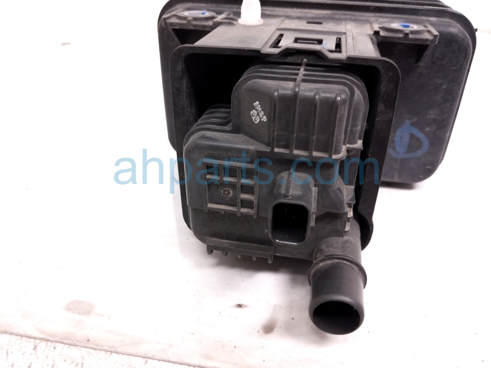 2022 Toyota Sienna Fuel Vapor Charcoal Canister 2.5l 77740 0E140 Replacement 2022 Toyota Sienna Fuel Vapor Charcoal Canister 2.5l 77740 0E140 Replacement thumbnail