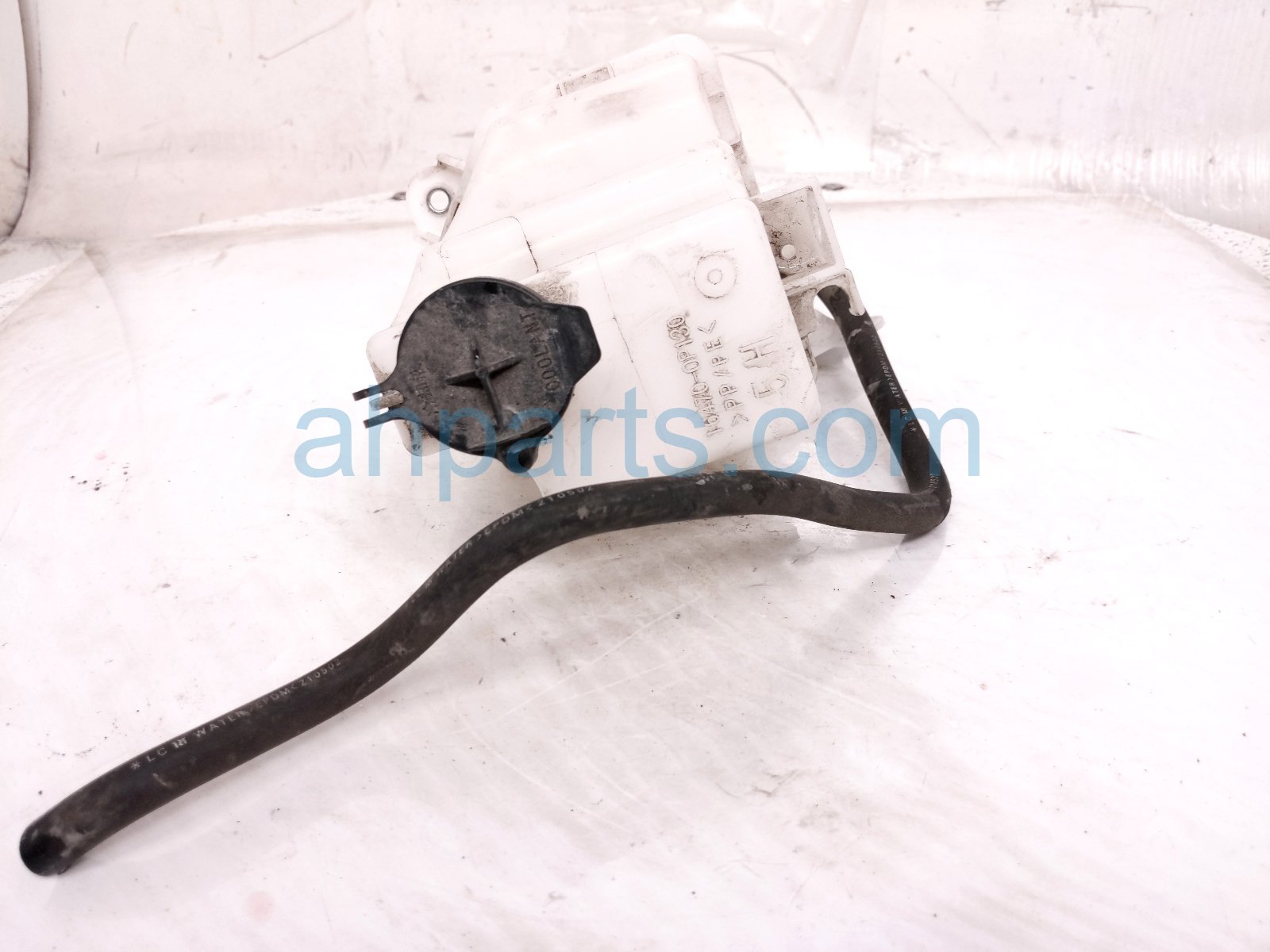 2022 Toyota Sienna Coolant Overflow Reservoir Tank 16470 0P130 Replacement 2022 Toyota Sienna Coolant Overflow Reservoir Tank 16470 0P130 Replacement thumbnail