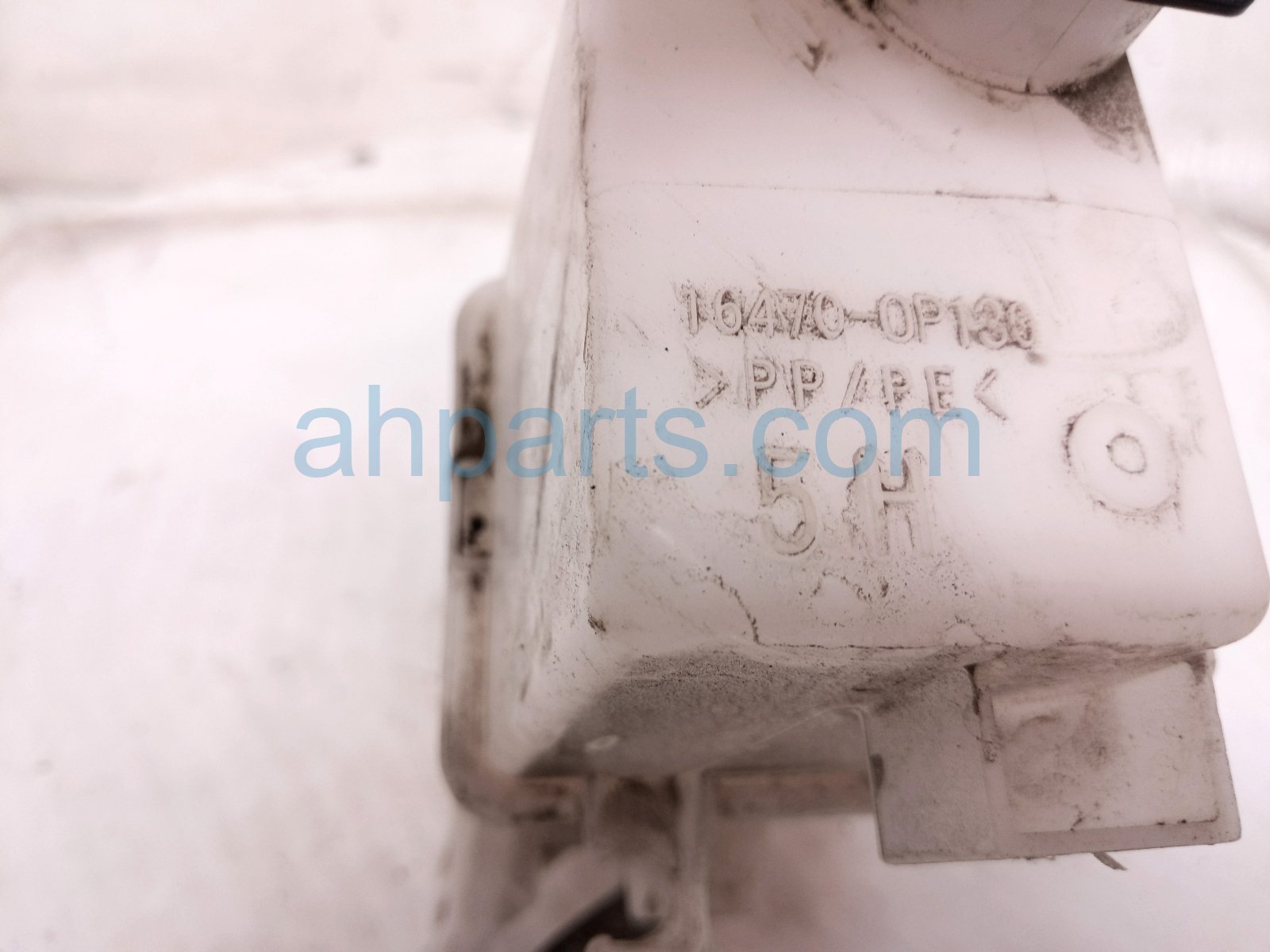 2022 Toyota Sienna Coolant Overflow Reservoir Tank 16470 0P130 Replacement 2022 Toyota Sienna Coolant Overflow Reservoir Tank 16470 0P130 Replacement thumbnail