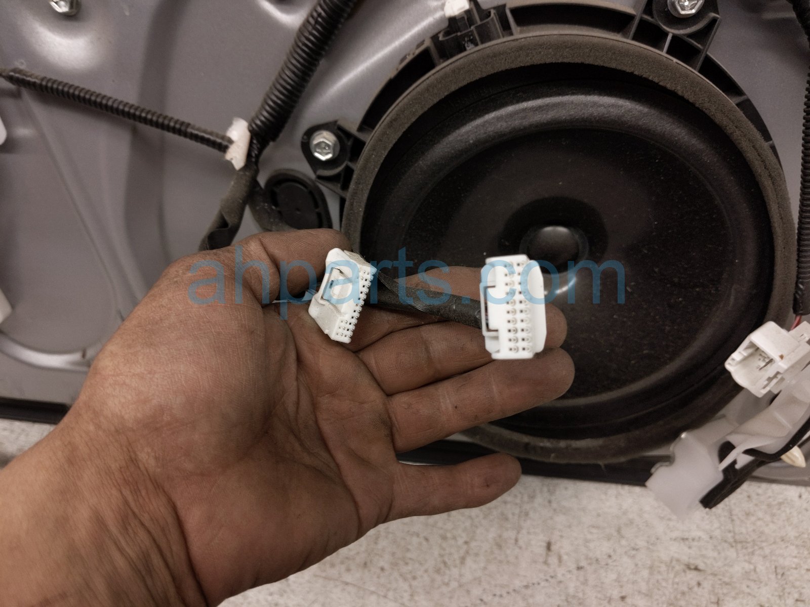 2018 Toyota Camry Front Driver Door Silver No Mirror/trim 67002 33251 Replacement 2018 Toyota Camry Front Driver Door Silver No Mirror/trim 67002 33251 Replacement thumbnail