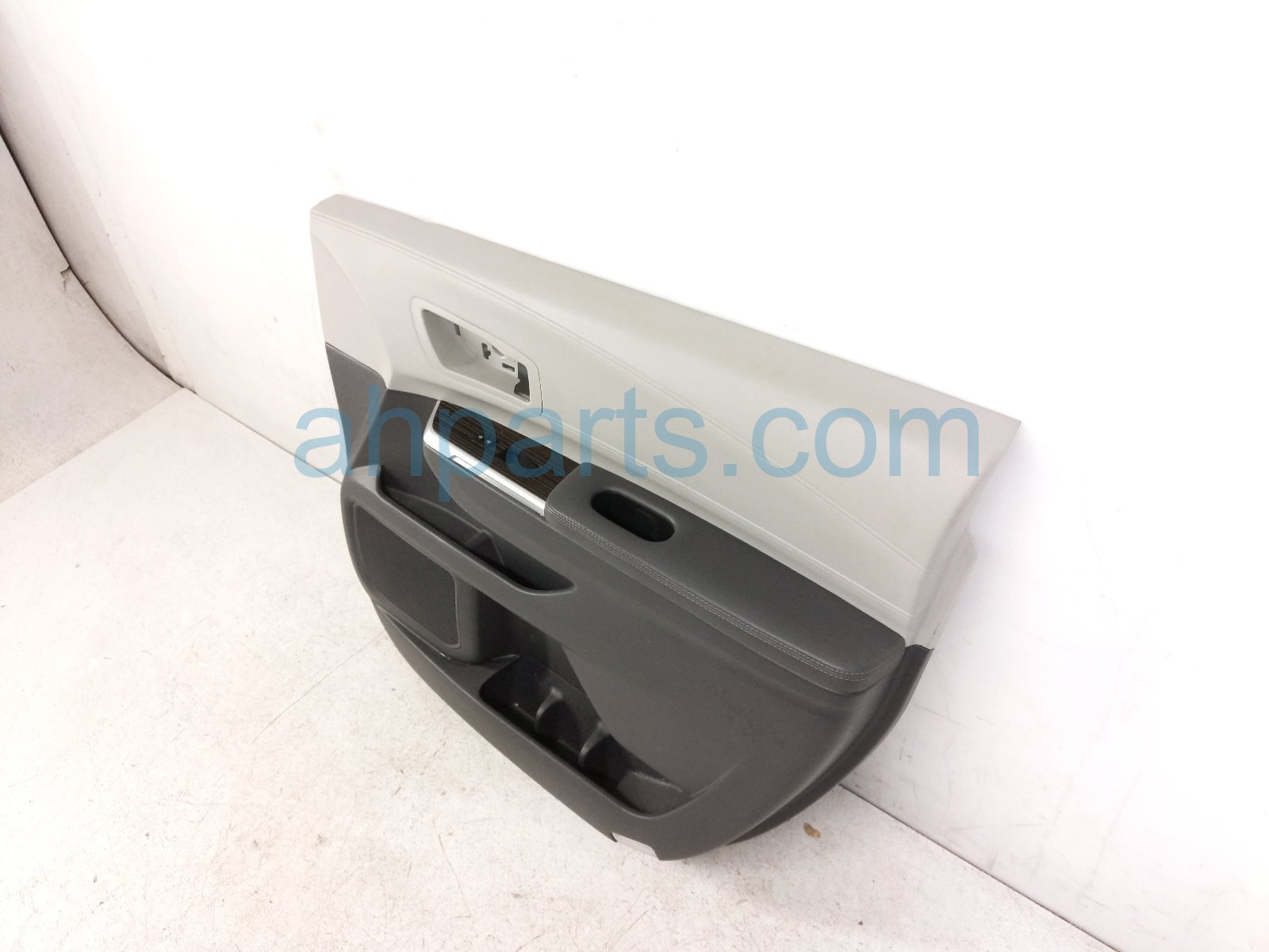 2022 Toyota Sienna Trim / Liner Front Passenger Interior Door Panel Grey Xle 67610 08240 B3 Replacement 2022 Toyota Sienna Trim / Liner Front Passenger Interior Door Panel Grey Xle 67610 08240 B3 Replacement thumbnail