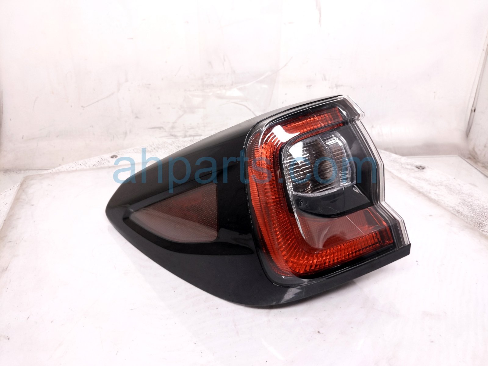 $225 Subaru LH TAIL LAMP (ON BODY)