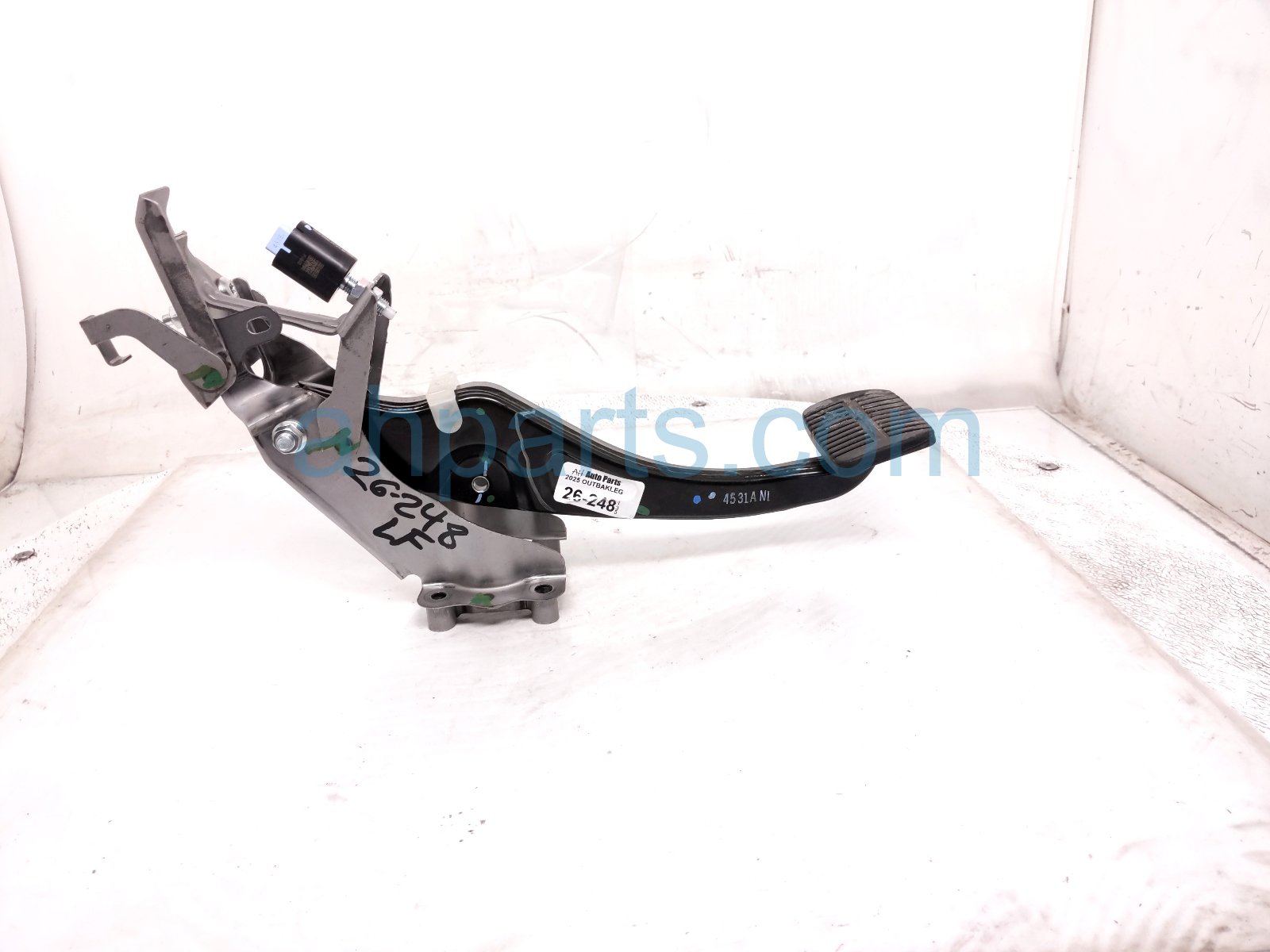 2025 Subaru Outback Legacy Brake Pedal Assy 2.5l Awd 36004FG081 Replacement 2025 Subaru Outback Legacy Brake Pedal Assy 2.5l Awd 36004FG081 Replacement thumbnail