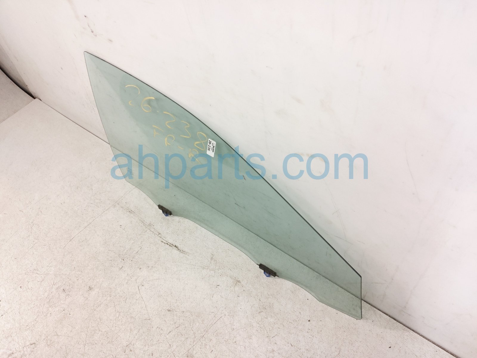 2020 Toyota Camry Front Passenger Door Glass Window 68101 06340 Replacement 2020 Toyota Camry Front Passenger Door Glass Window 68101 06340 Replacement thumbnail