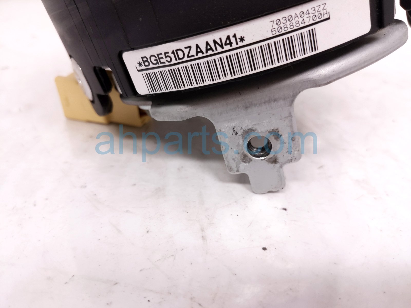 2015 Mitsubishi Lancermit Driver Wheel Airbag 7030A332XA Replacement 2015 Mitsubishi Lancermit Driver Wheel Airbag 7030A332XA Replacement thumbnail