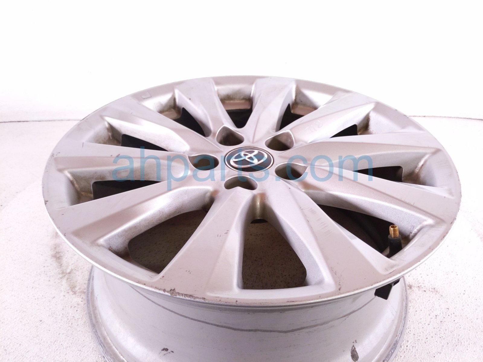 2020 Toyota Camry Rear Driver Wheel / Rim 17x7.5j 42611 06E01 Replacement 2020 Toyota Camry Rear Driver Wheel / Rim 17x7.5j 42611 06E01 Replacement thumbnail