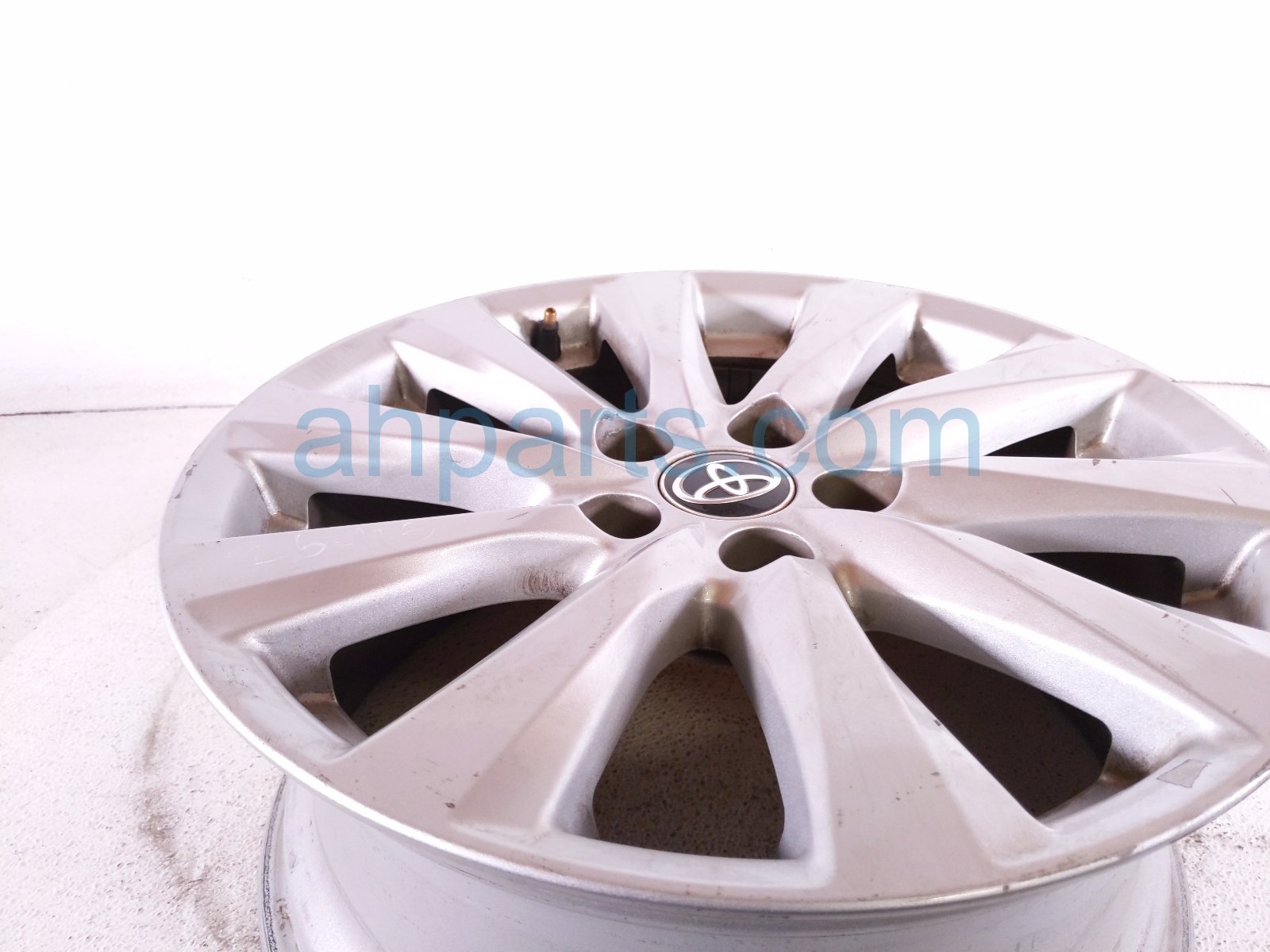 2020 Toyota Camry Rear Driver Wheel / Rim 17x7.5j 42611 06E01 Replacement 2020 Toyota Camry Rear Driver Wheel / Rim 17x7.5j 42611 06E01 Replacement thumbnail