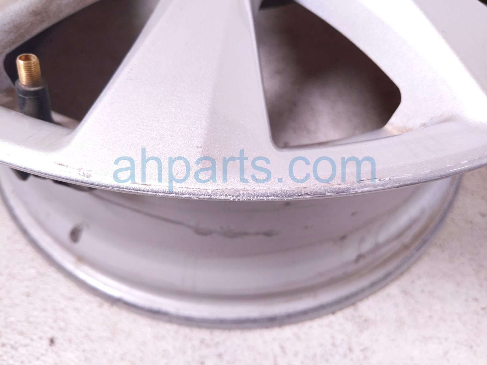 2020 Toyota Camry Rear Driver Wheel / Rim 17x7.5j 42611 06E01 Replacement 2020 Toyota Camry Rear Driver Wheel / Rim 17x7.5j 42611 06E01 Replacement thumbnail