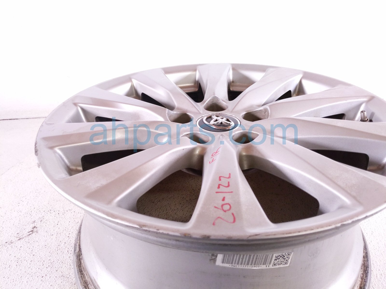 2018 Toyota Camry Front Passenger Wheel / Rim 17x7.5 42611 33C60 Replacement 2018 Toyota Camry Front Passenger Wheel / Rim 17x7.5 42611 33C60 Replacement thumbnail