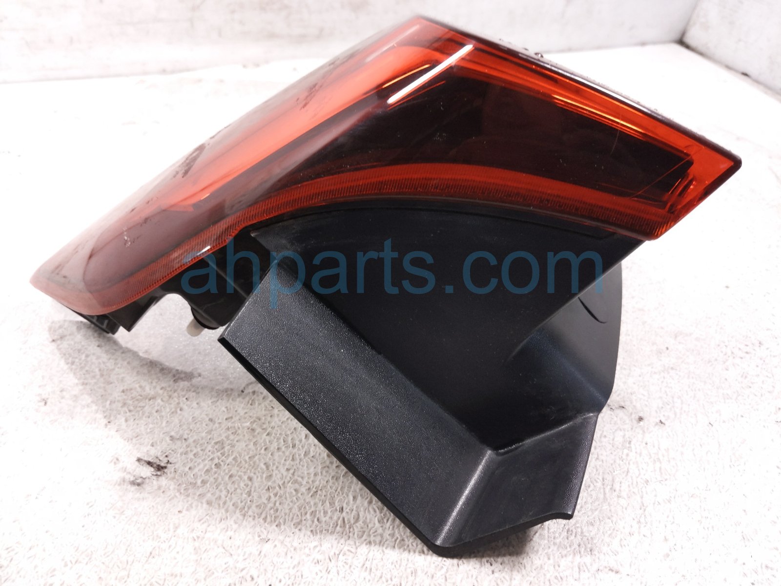 2025 Kia Carnival Light / Rear Passenger Tail Lamp (on Body) 92402 R0550 Replacement 2025 Kia Carnival Light / Rear Passenger Tail Lamp (on Body) 92402 R0550 Replacement thumbnail