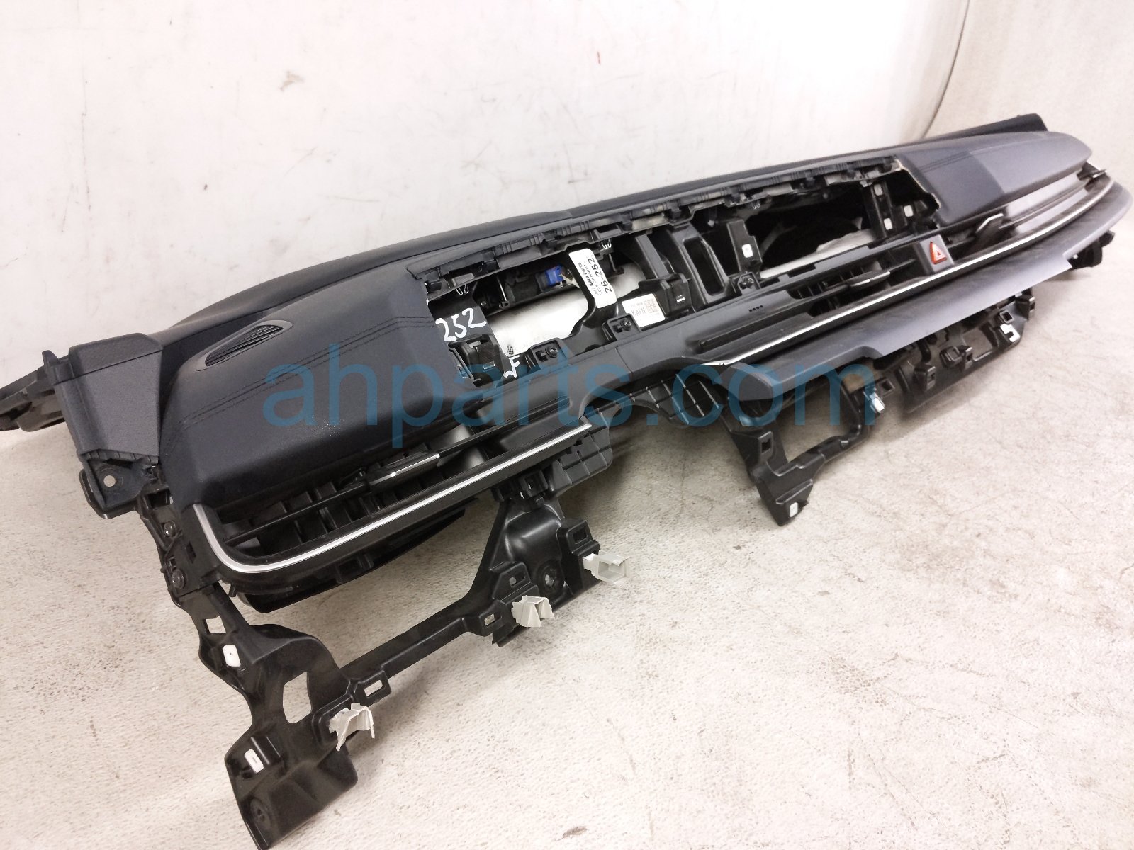 2025 Kia Carnival Dashboard W/ Airbag 84710 R0AF0OFB Replacement 2025 Kia Carnival Dashboard W/ Airbag 84710 R0AF0OFB Replacement thumbnail