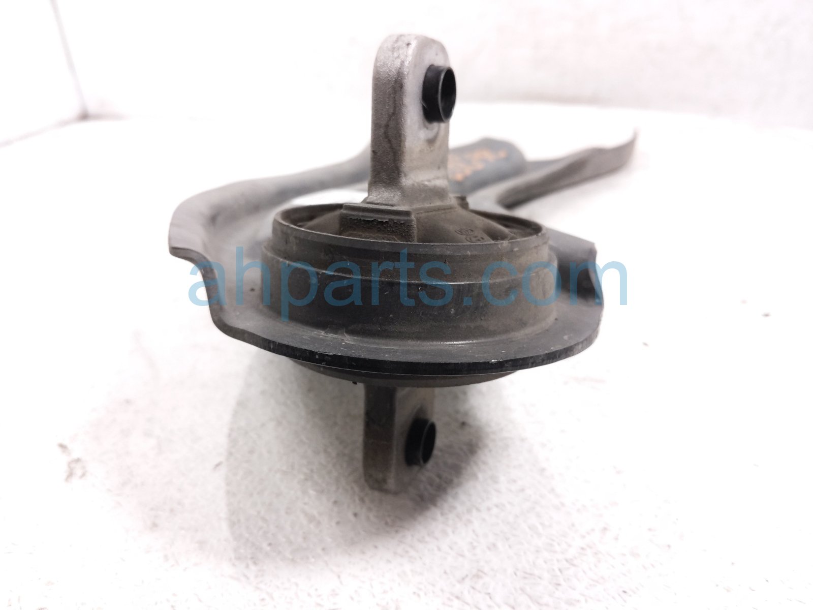 2025 Kia Carnival Rear Passenger Trailing Lower Control Arm 55271 R0000 Replacement 2025 Kia Carnival Rear Passenger Trailing Lower Control Arm 55271 R0000 Replacement thumbnail