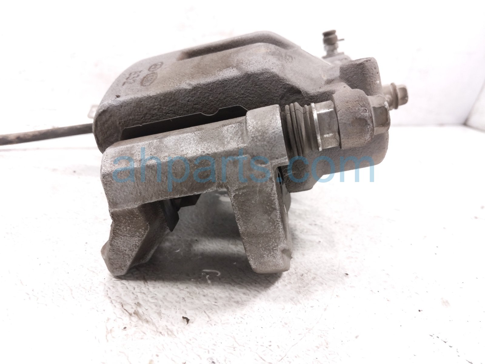 2025 Kia Carnival Front Passenger Brake Caliper 58130 R0100 Replacement 2025 Kia Carnival Front Passenger Brake Caliper 58130 R0100 Replacement thumbnail