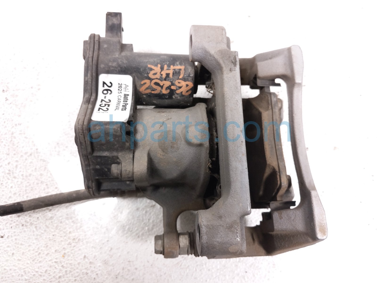 2025 Kia Carnival Rear Driver Brake Caliper 58210 ES000 Replacement 2025 Kia Carnival Rear Driver Brake Caliper 58210 ES000 Replacement thumbnail