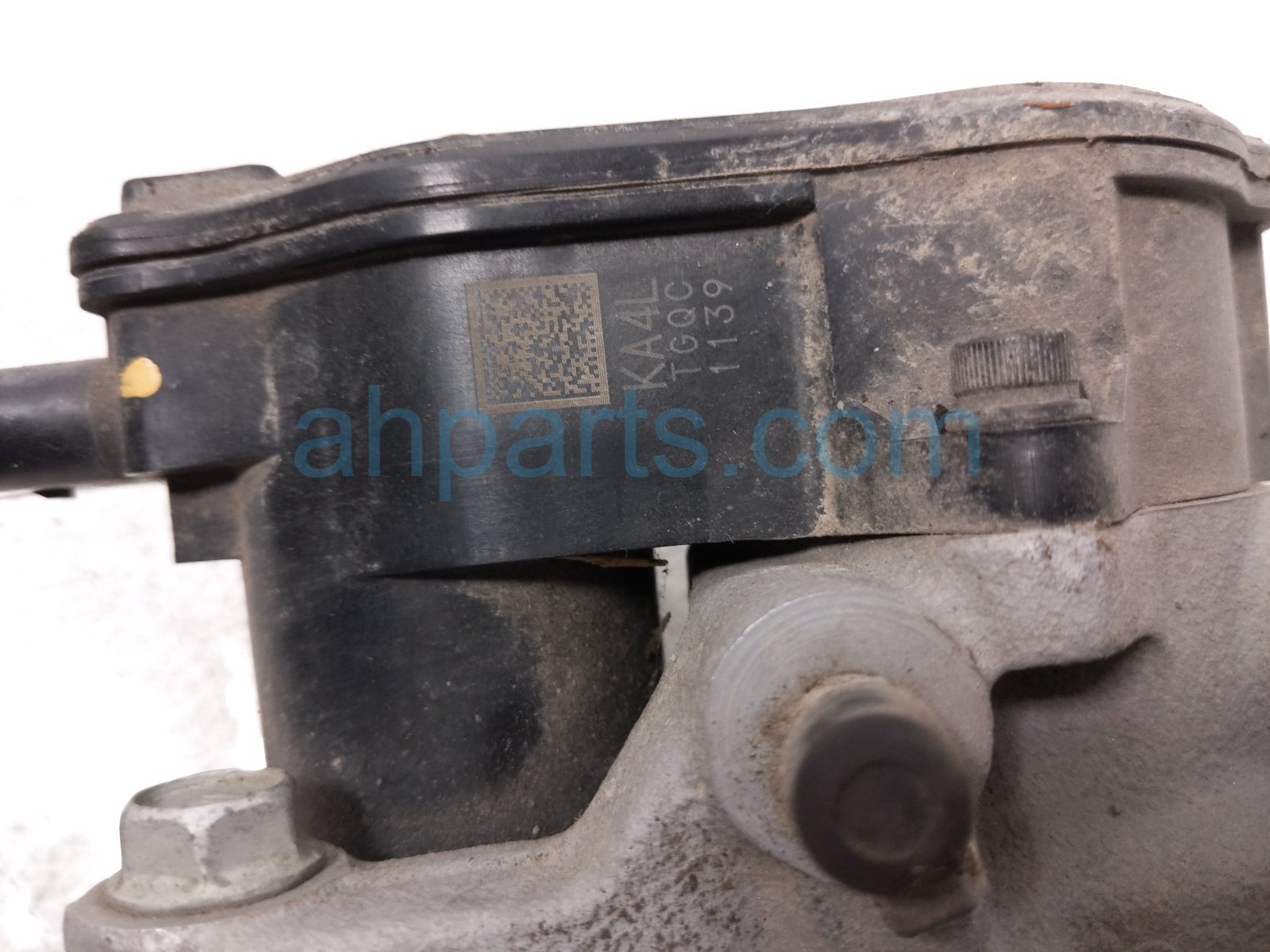 2025 Kia Carnival Rear Driver Brake Caliper 58210 ES000 Replacement 2025 Kia Carnival Rear Driver Brake Caliper 58210 ES000 Replacement thumbnail