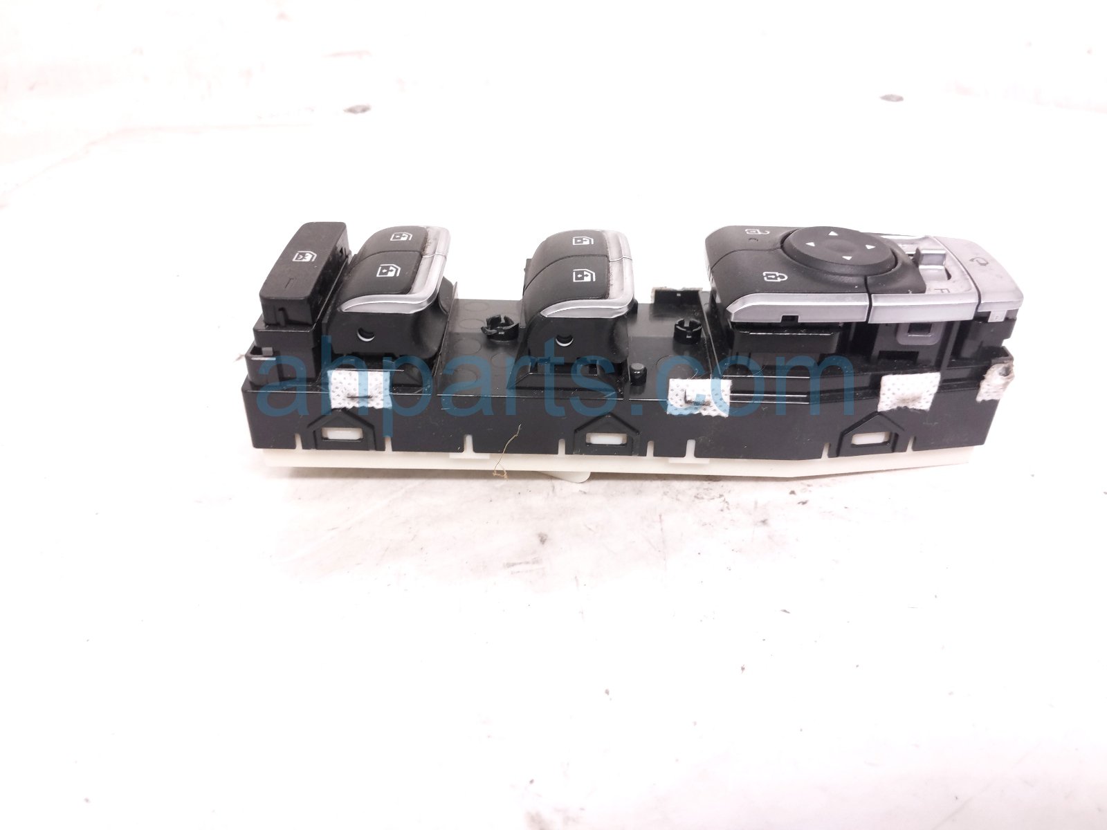 2025 Kia Carnival Power / Master Window Control Switch 93571 R0EB0WK Replacement 2025 Kia Carnival Power / Master Window Control Switch 93571 R0EB0WK Replacement thumbnail