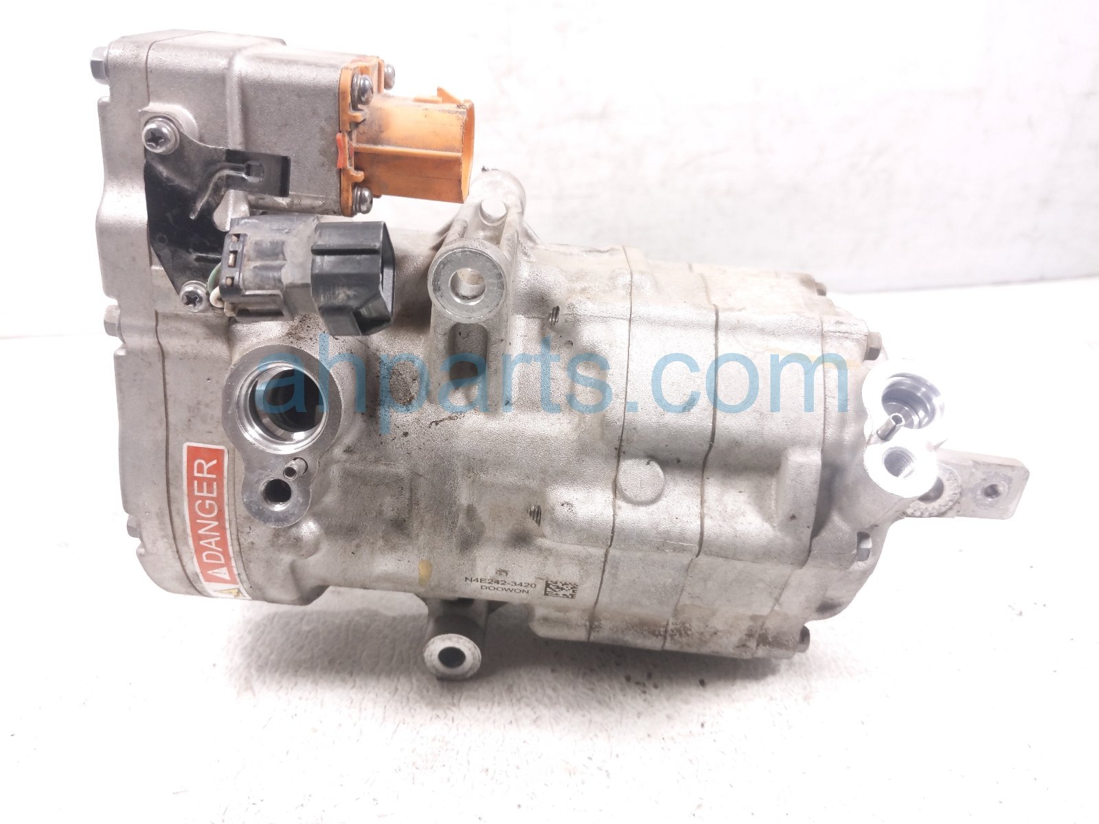 2025 Kia Carnival Air + Clutch Ac Pump / Compressor 97729 ES000 Replacement 2025 Kia Carnival Air + Clutch Ac Pump / Compressor 97729 ES000 Replacement thumbnail