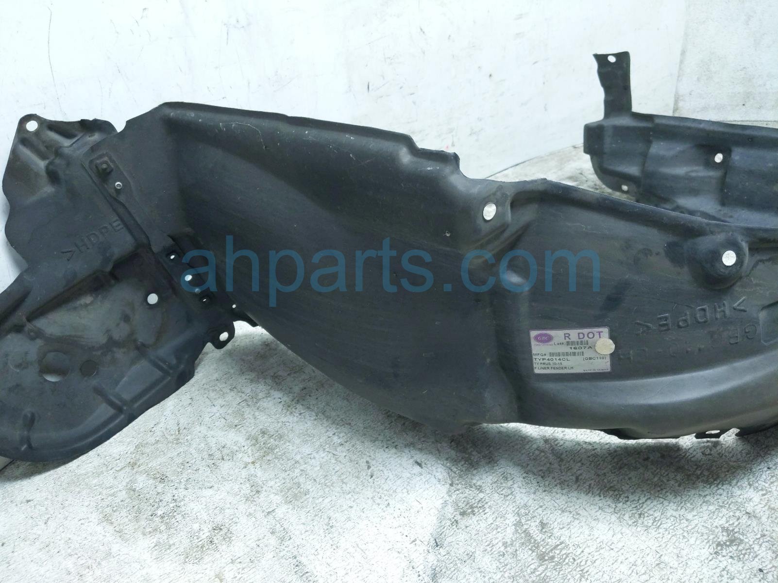 2014 Toyota Prius Front Driver Inner Fender Liner 53876 47070 Replacement 2014 Toyota Prius Front Driver Inner Fender Liner 53876 47070 Replacement thumbnail