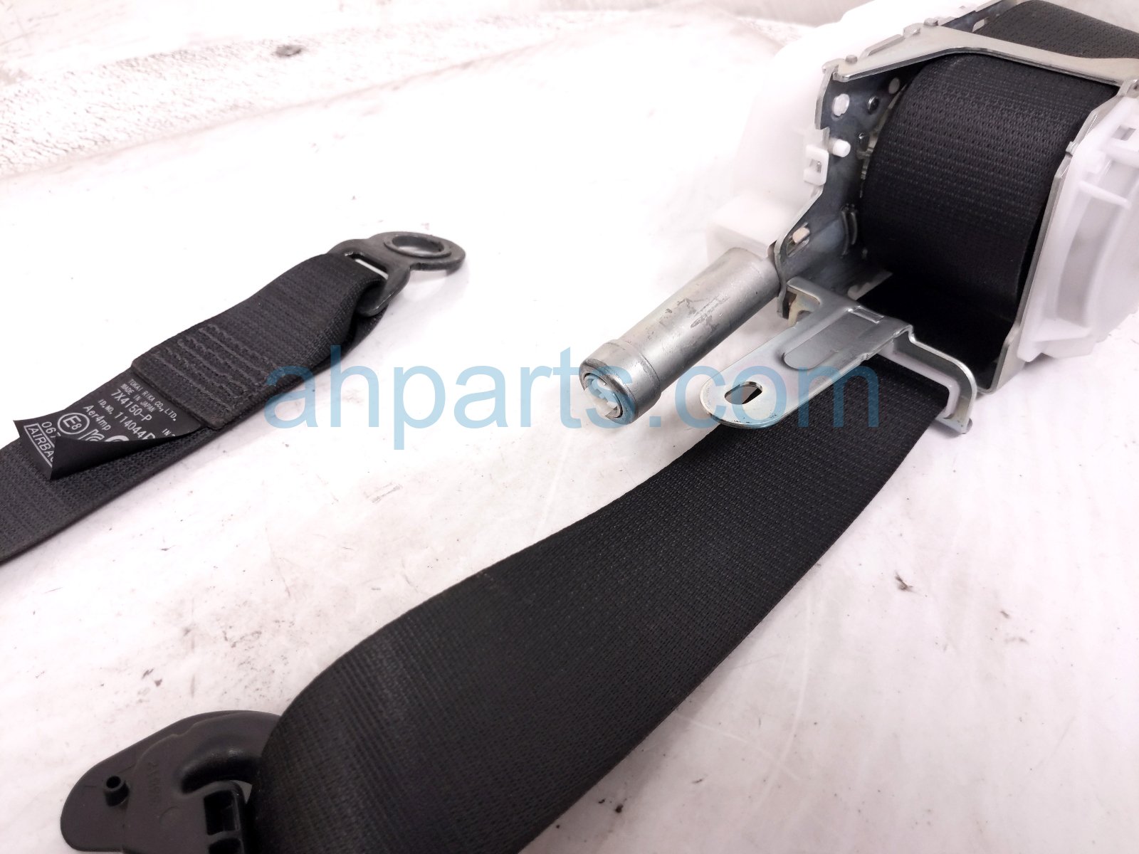 2022 Toyota Corolla Front Driver Seat Belt Black 73220 47221 C7 Replacement 2022 Toyota Corolla Front Driver Seat Belt Black 73220 47221 C7 Replacement thumbnail