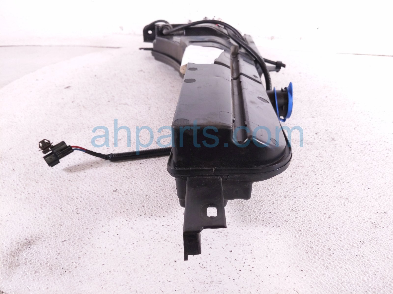 2024 Honda Pilot Windshield Washer Reservoir Tank 76841 T90 A11 Replacement 2024 Honda Pilot Windshield Washer Reservoir Tank 76841 T90 A11 Replacement thumbnail
