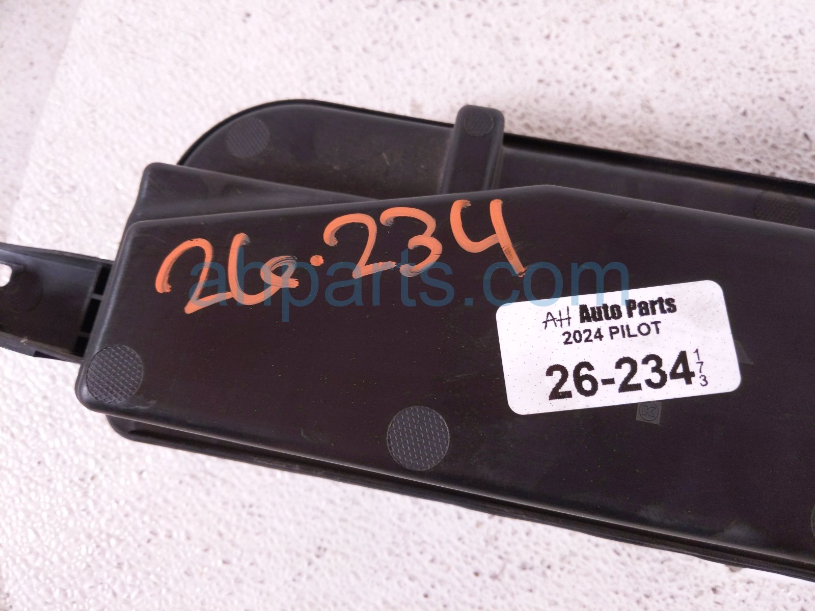 2024 Honda Pilot Windshield Washer Reservoir Tank 76841 T90 A11 Replacement 2024 Honda Pilot Windshield Washer Reservoir Tank 76841 T90 A11 Replacement thumbnail